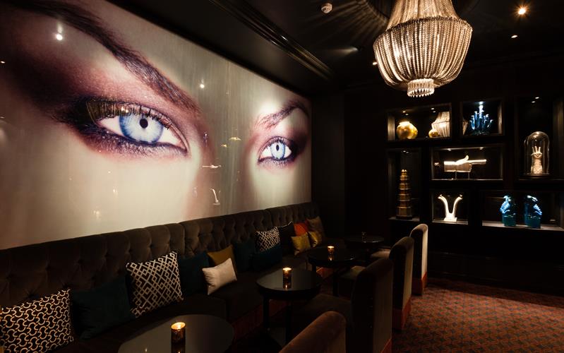 sitteplassene inne på restauranten