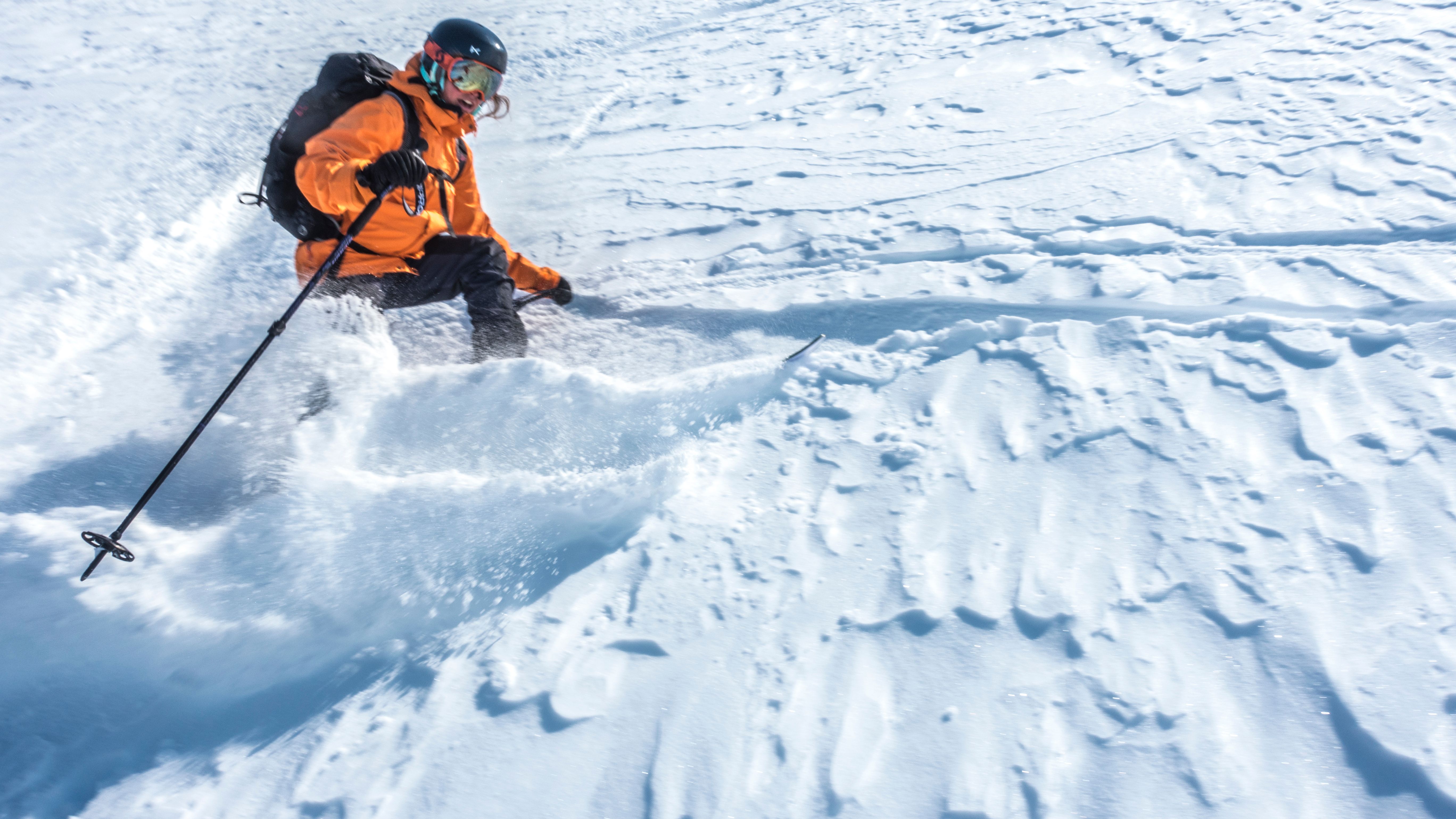 Trolltunga Active guide demonstrating how off-piste works 