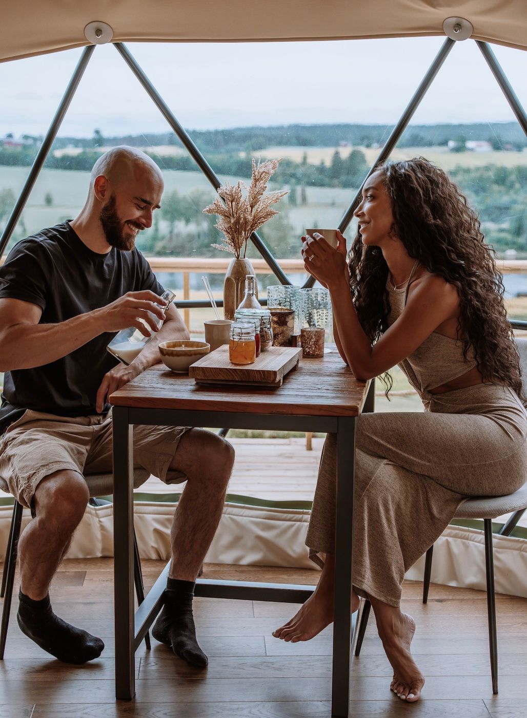 couple eating breakfast 