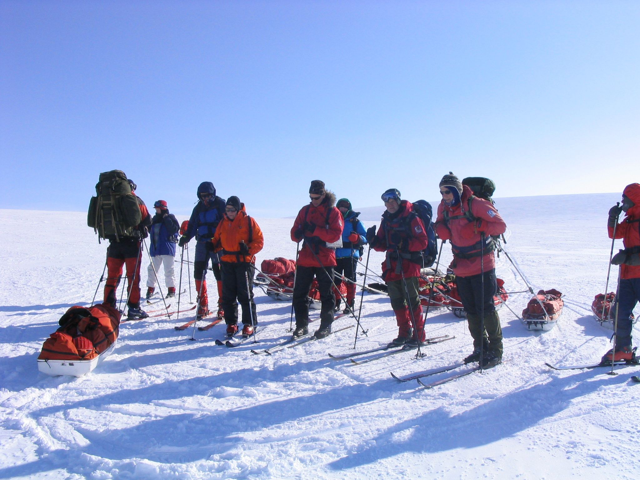 En turgruppe på skitur