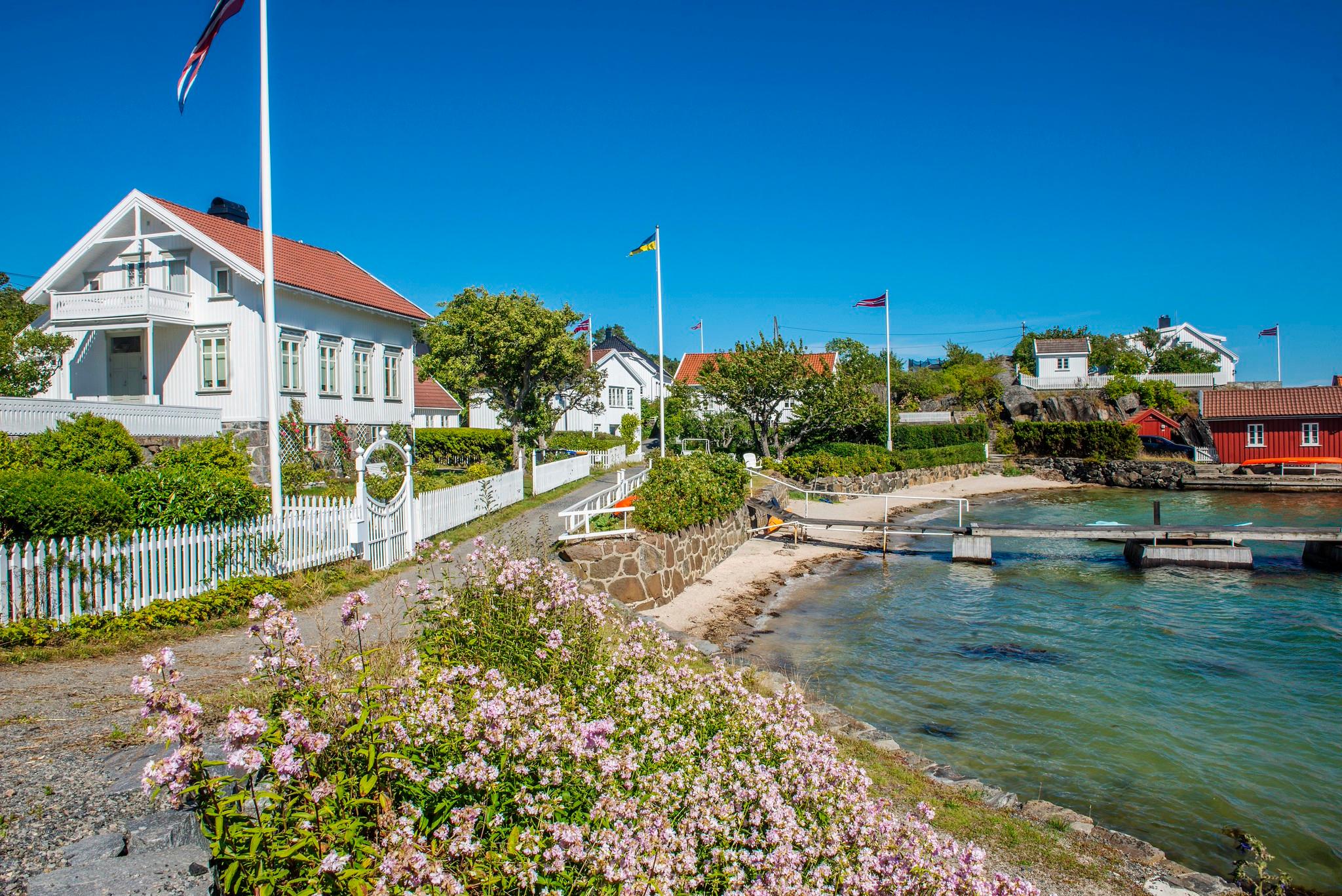 Gangvei og strand - Rævesand på Tromøy i Arendal