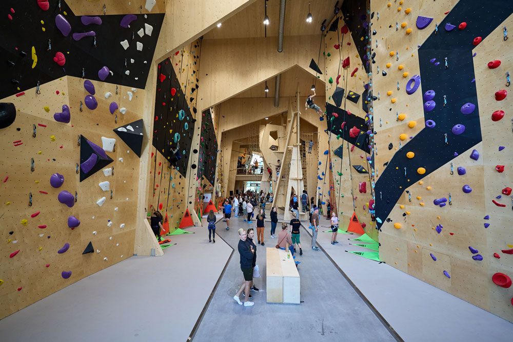 climbing hall with climbing walls at "Høyt under Taket" in Skien