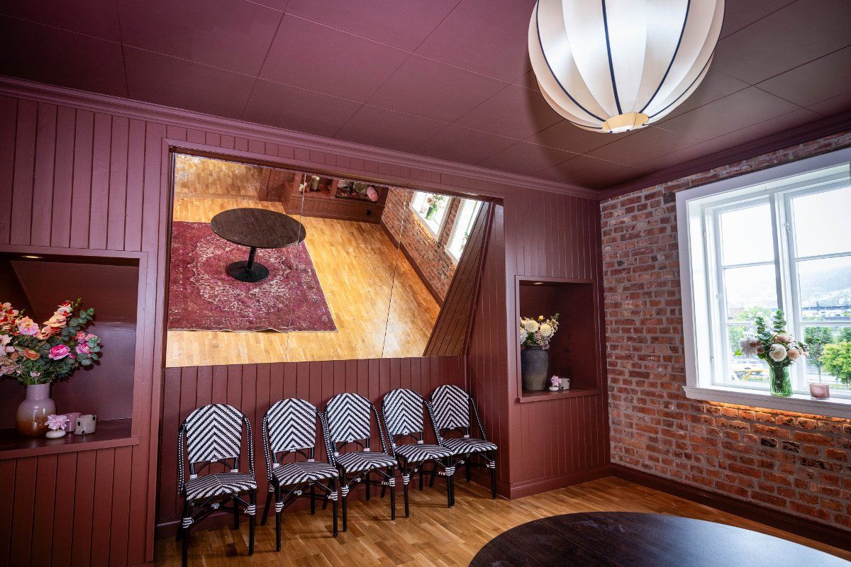 Venus café and Lounge