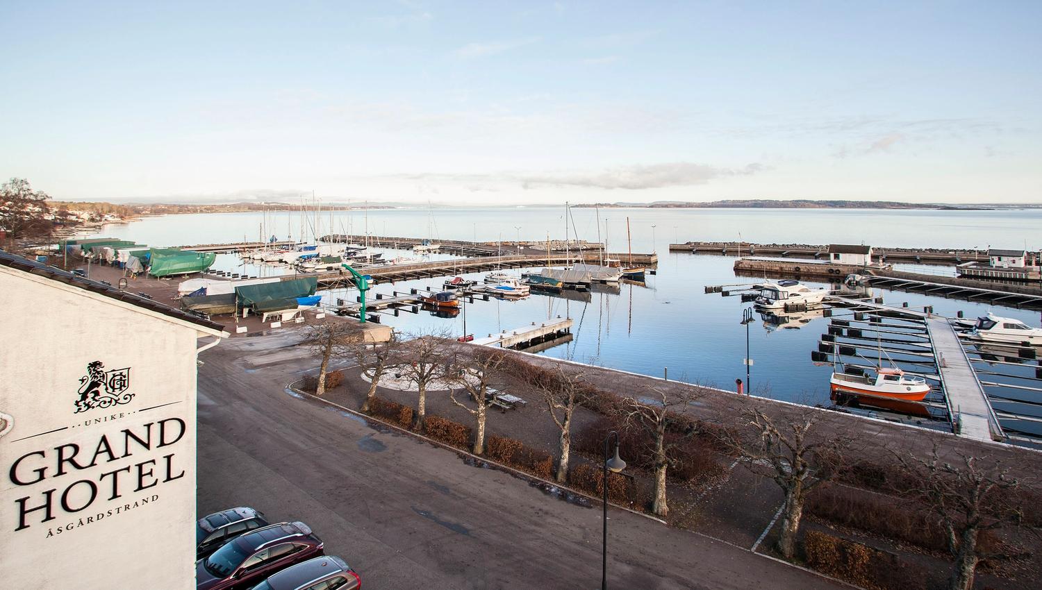Utsikt fra hotellet, utover havna