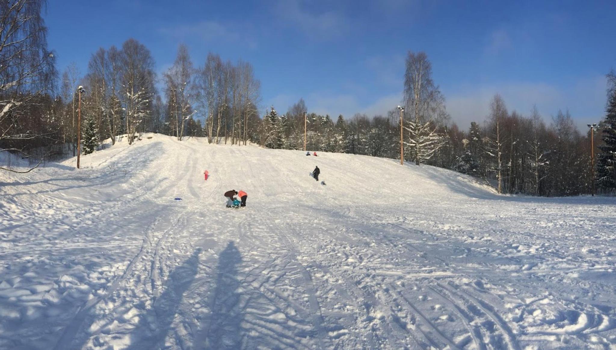 Akebakker, lek og morro i snøen