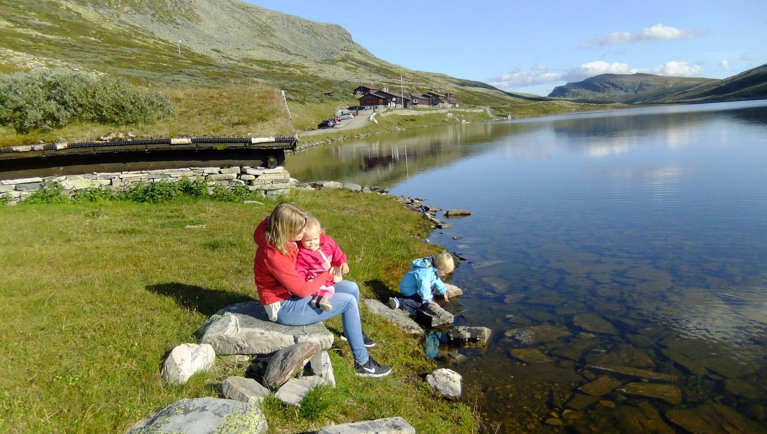 The lake at Smuksjøseter