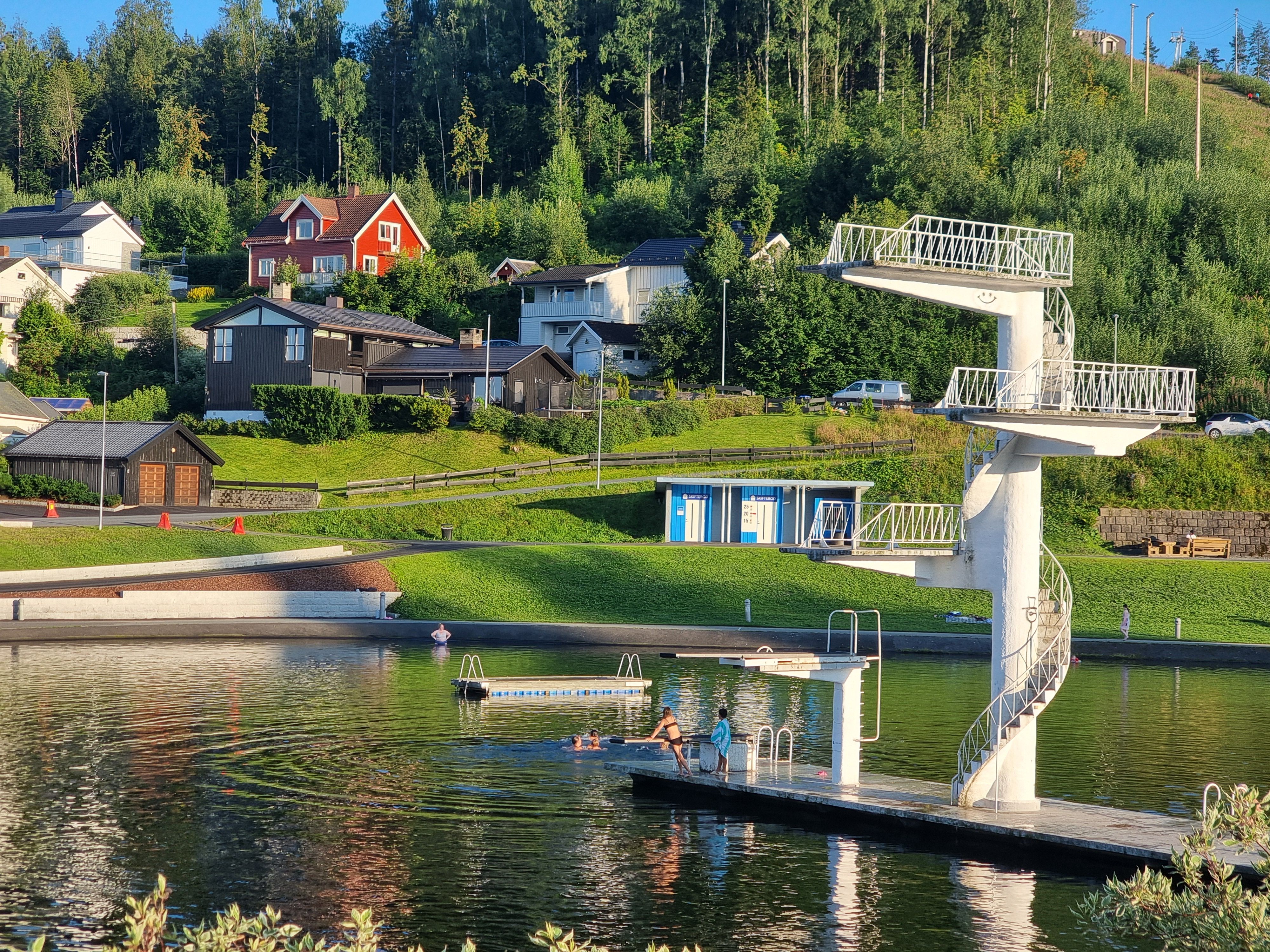 Stupetårnet på Fastland Friluftsbad, nær HI Gjøvik Hovdetun