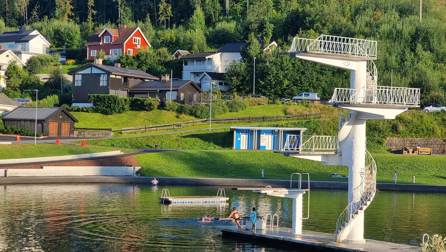 Stupetårnet på Fastland Friluftsbad, nær HI Gjøvik Hovdetun