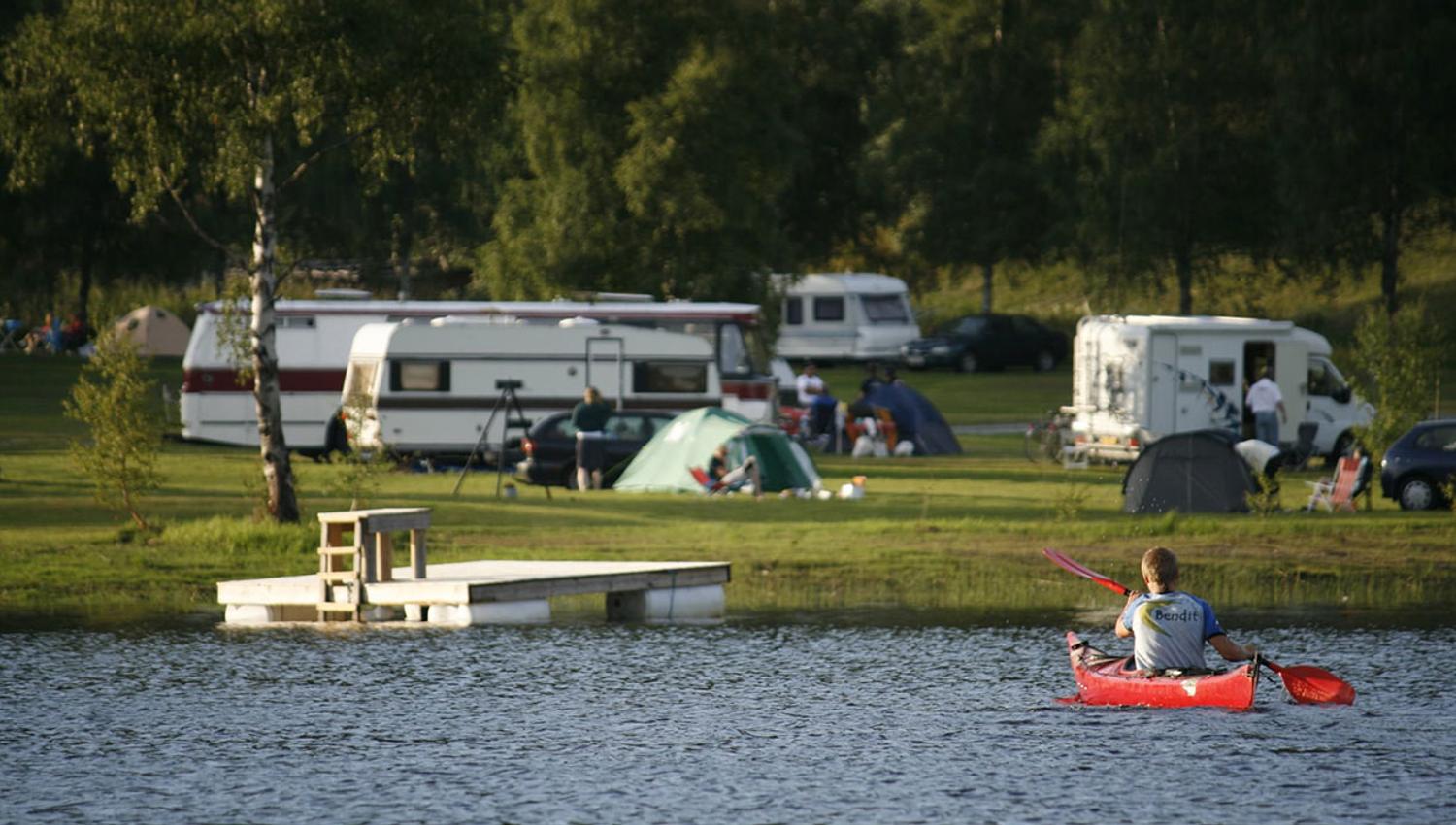 mulighet for kajakkpadling på Morgedal Camping
