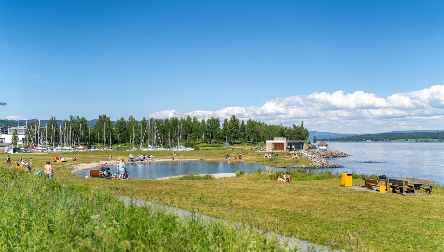 Fredevika med badeplass og friluftshuset (bybadstua)