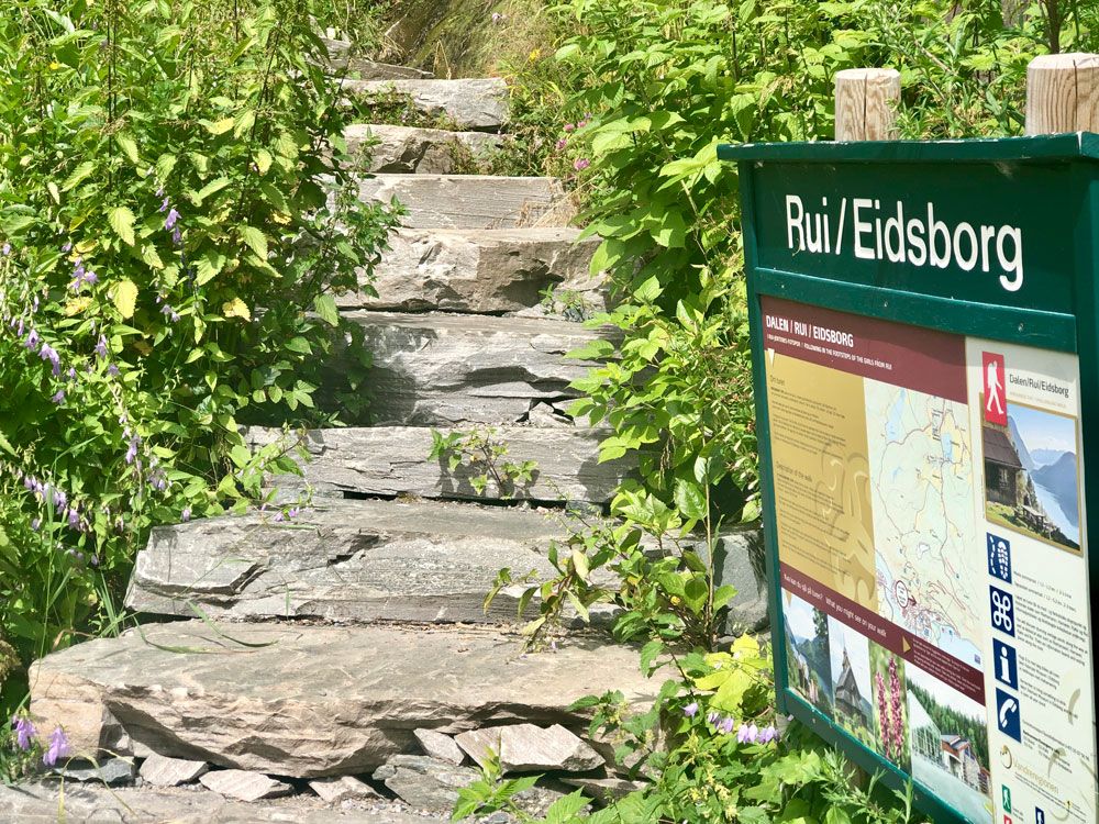 signs about Rui square next to the sherpa stairs