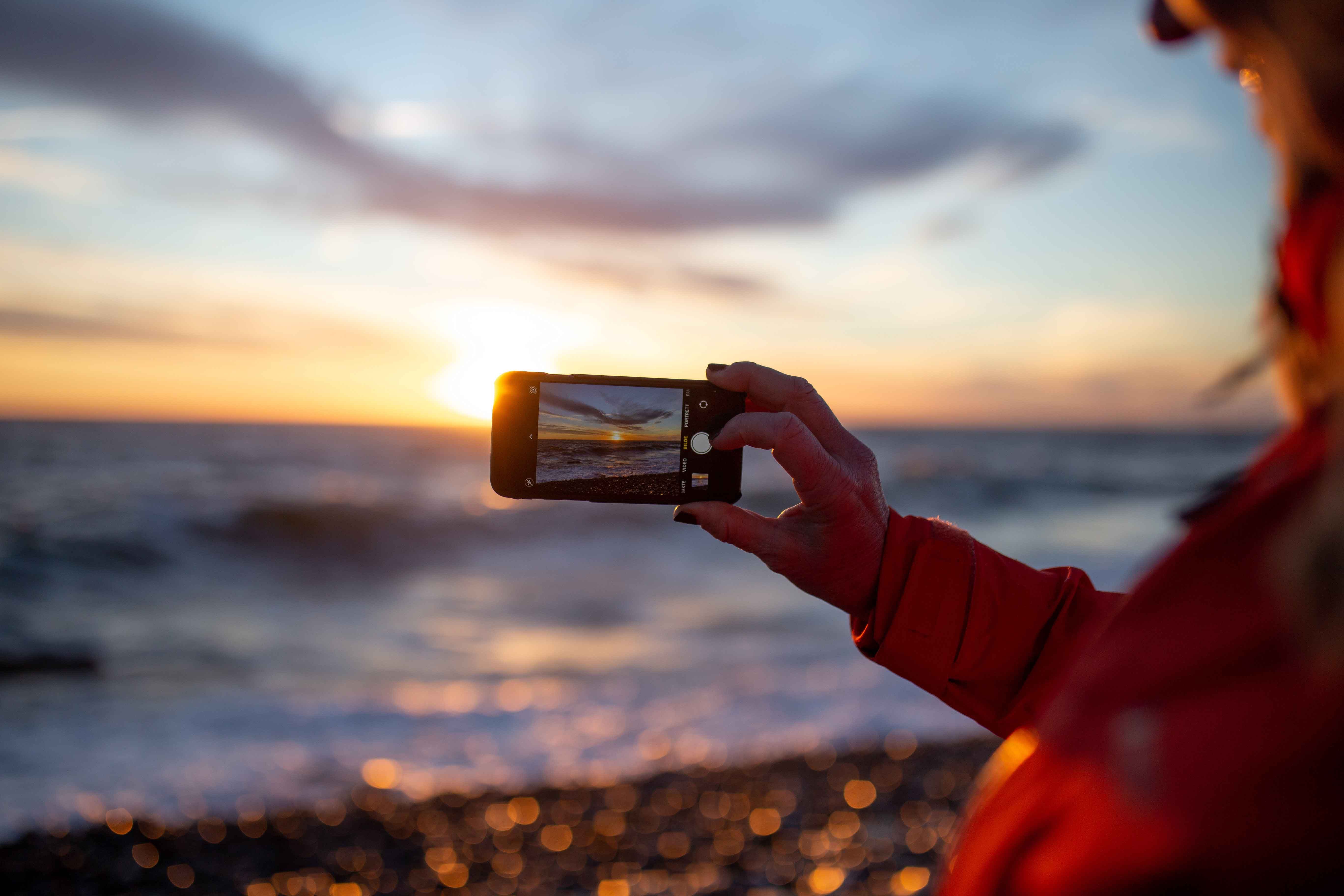 Telefon som tar bilde ut over Mølen