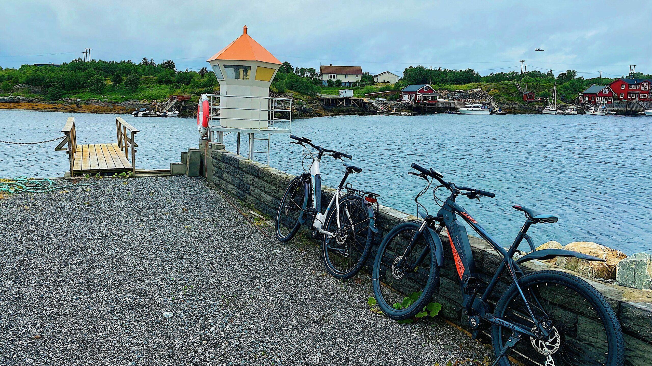 Explore Herøy with kayak and E-bike rentals
