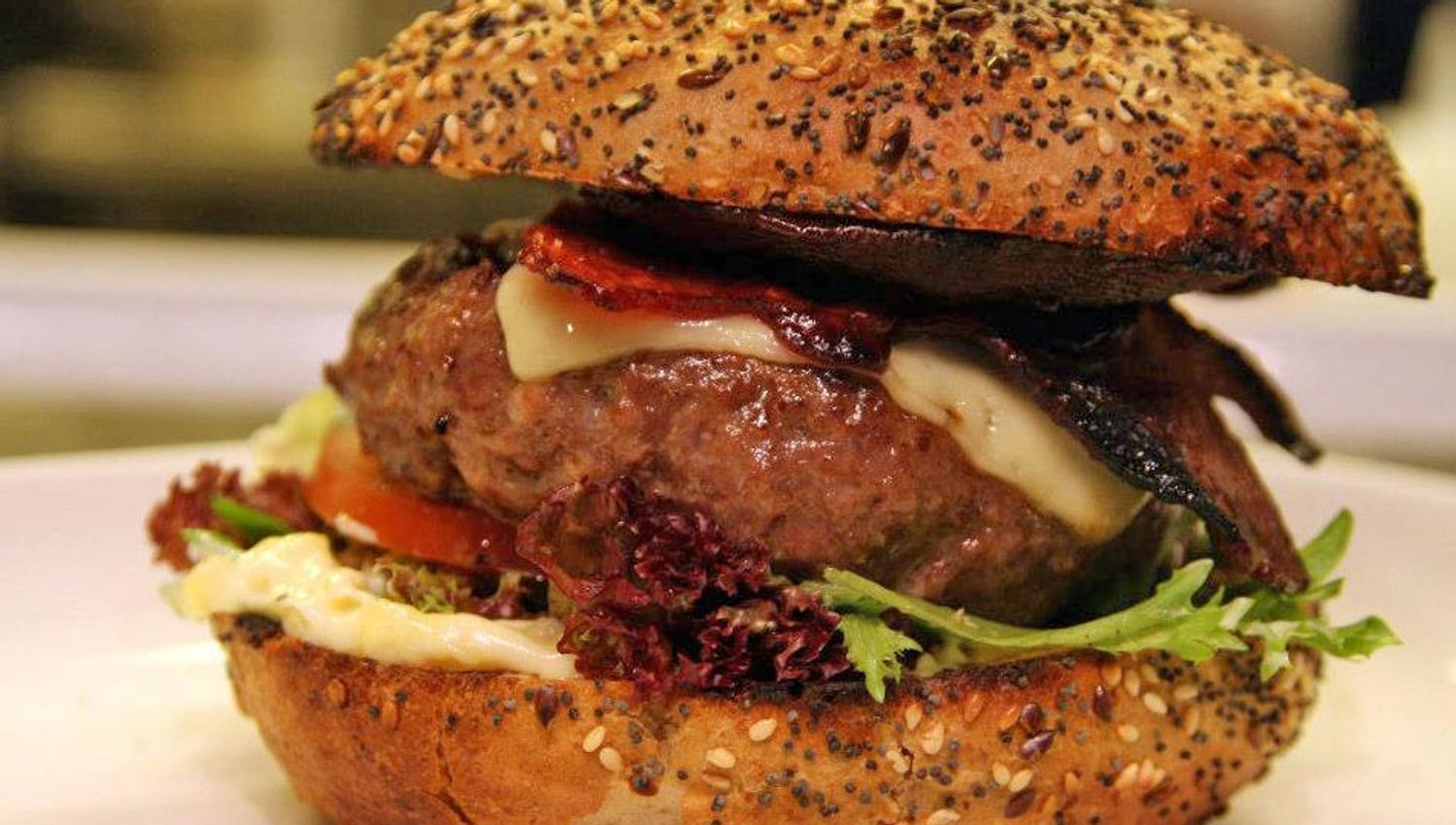 Hamburger at Strøm mat & bar in Skien
