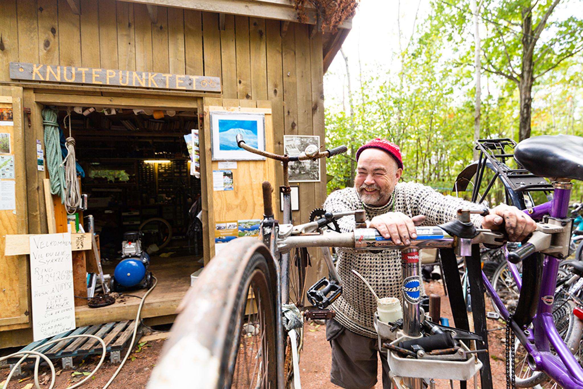 Sykkelknut reparer sykler