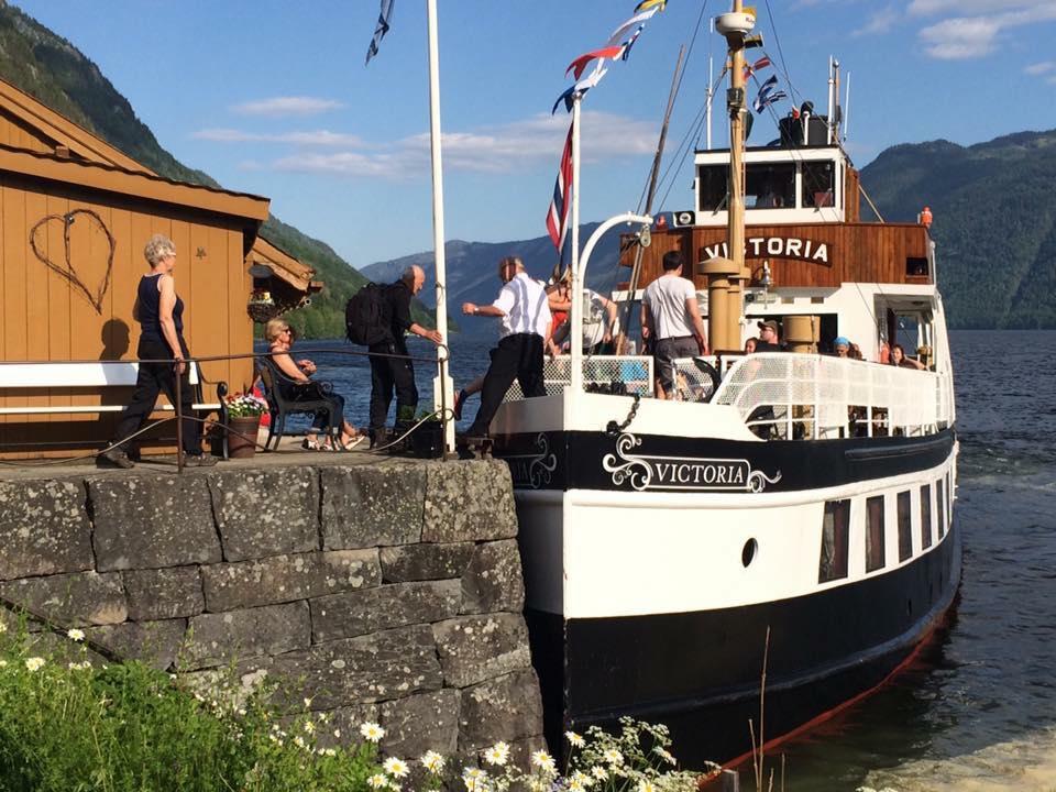 Victoria ved Lårdal bryggje