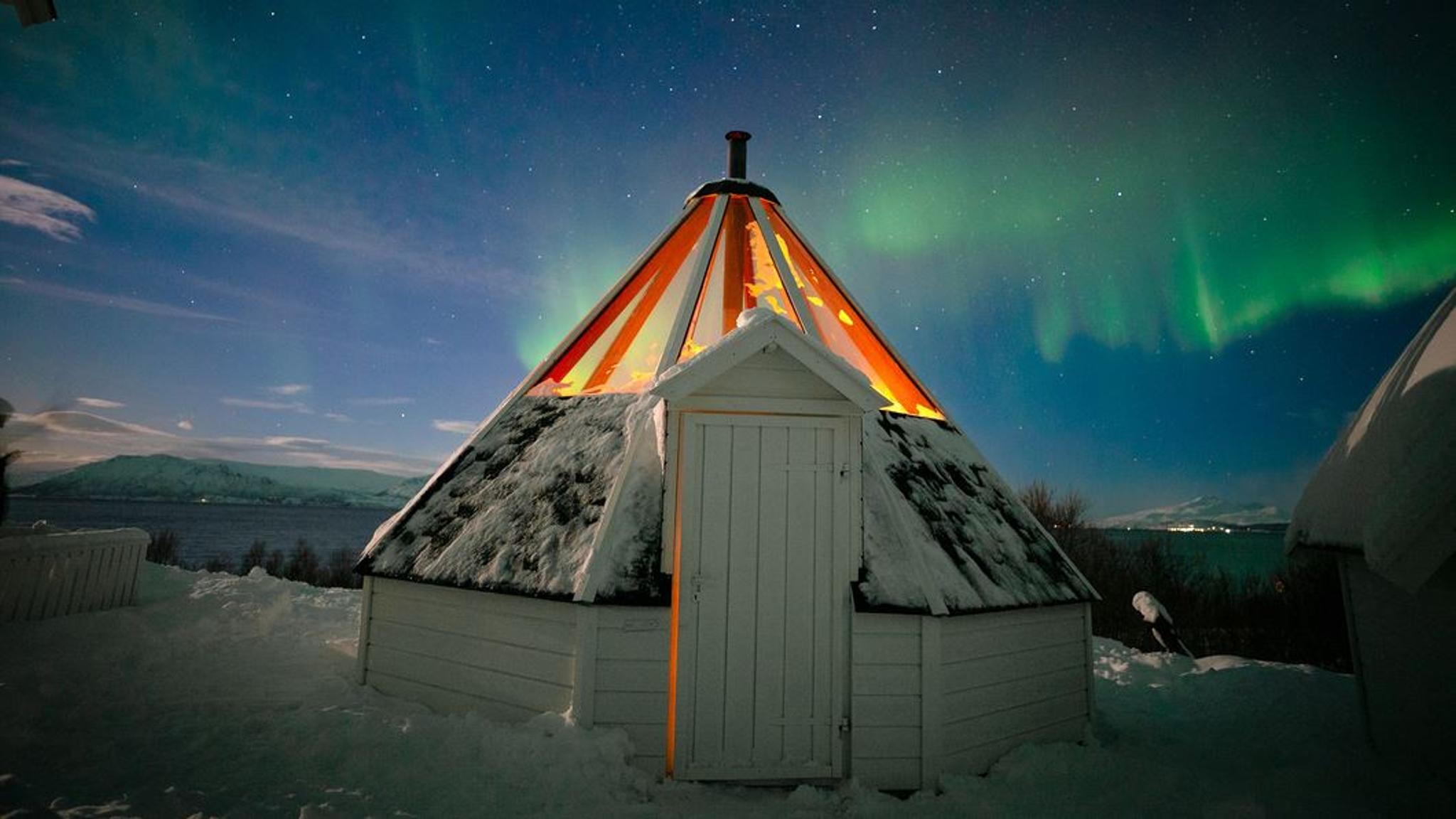 Aurora Crystal Lavvo Overnight Stay