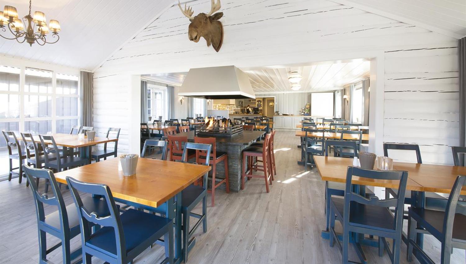 Elgstua Kafé - koselig inne