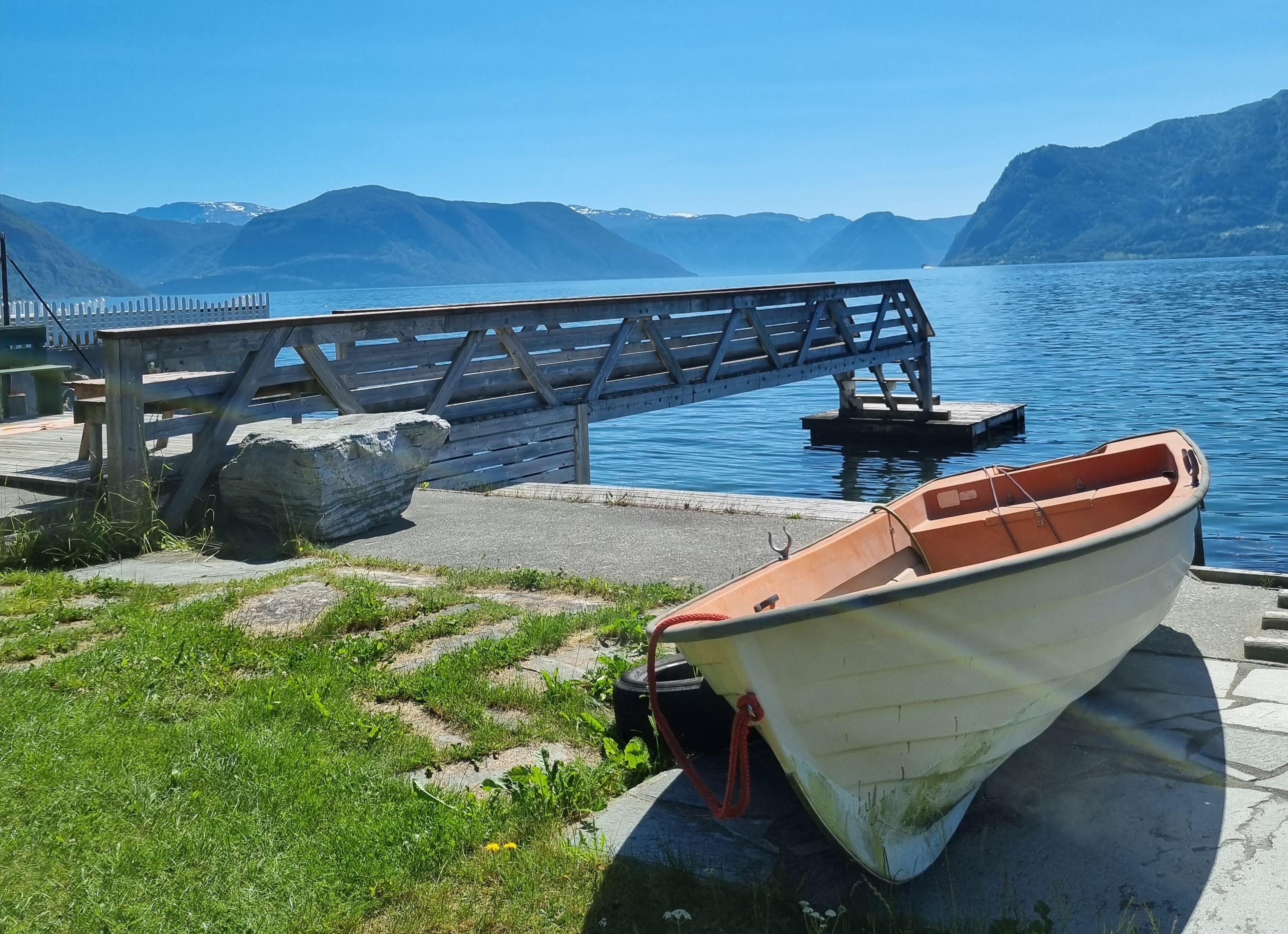 Systrond Motell Hyttesenter og Camping