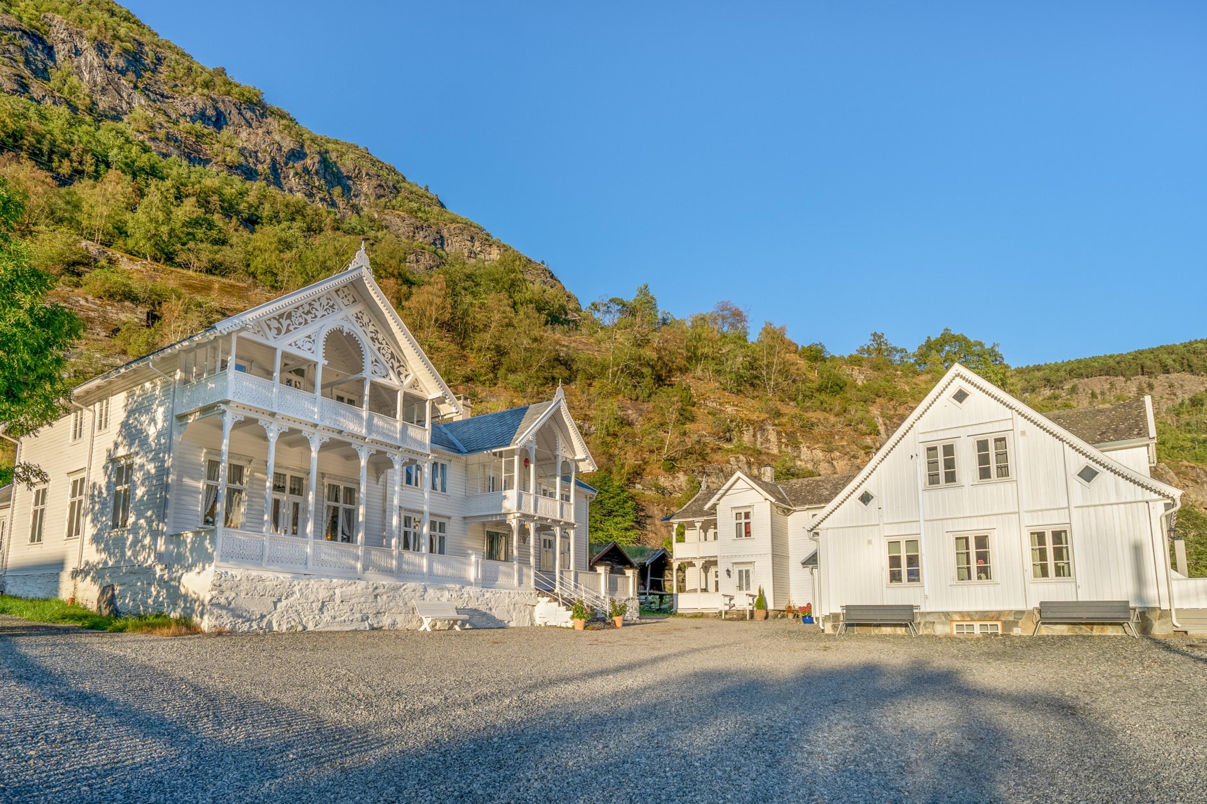 Husum Hotel, Lærdal