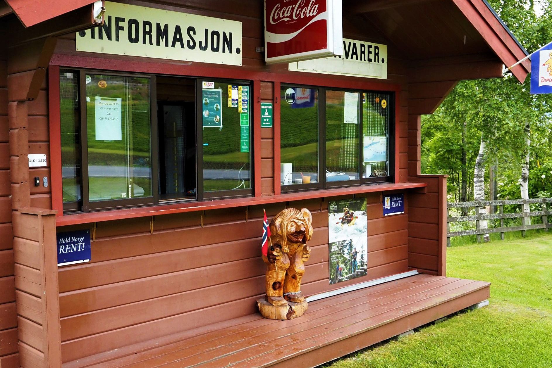 Informasjon og kiosk på Gjerde Camping