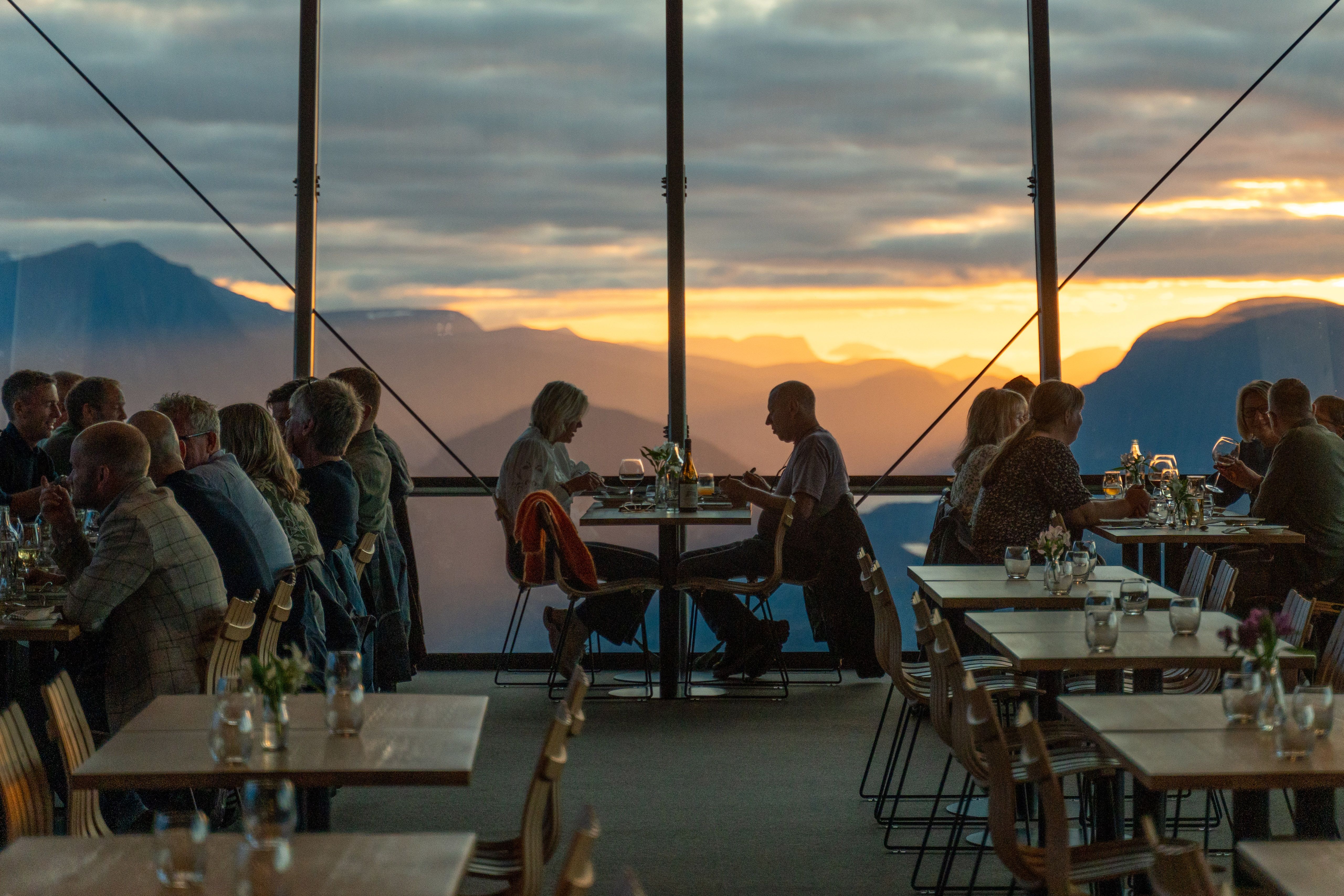 Nyt en deililg 3-retters middag basert på lokale råvarer