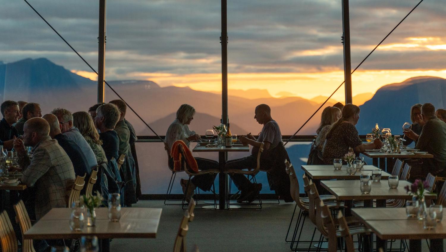 Nyt en deililg 3-retters middag basert på lokale råvarer
