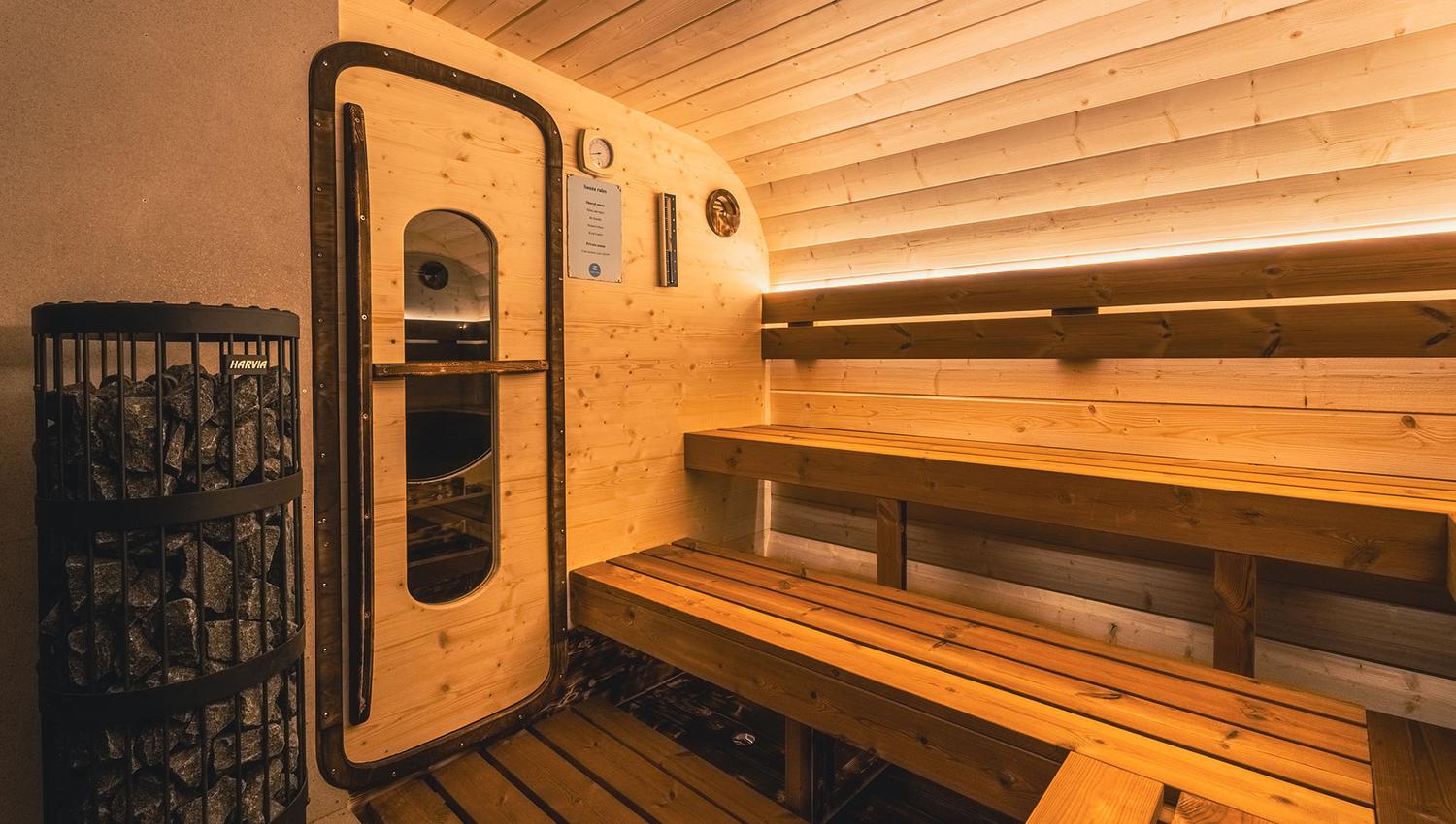 Aurora sauna - en stilren badstue helt nede ved bredden av Snåsavatnet