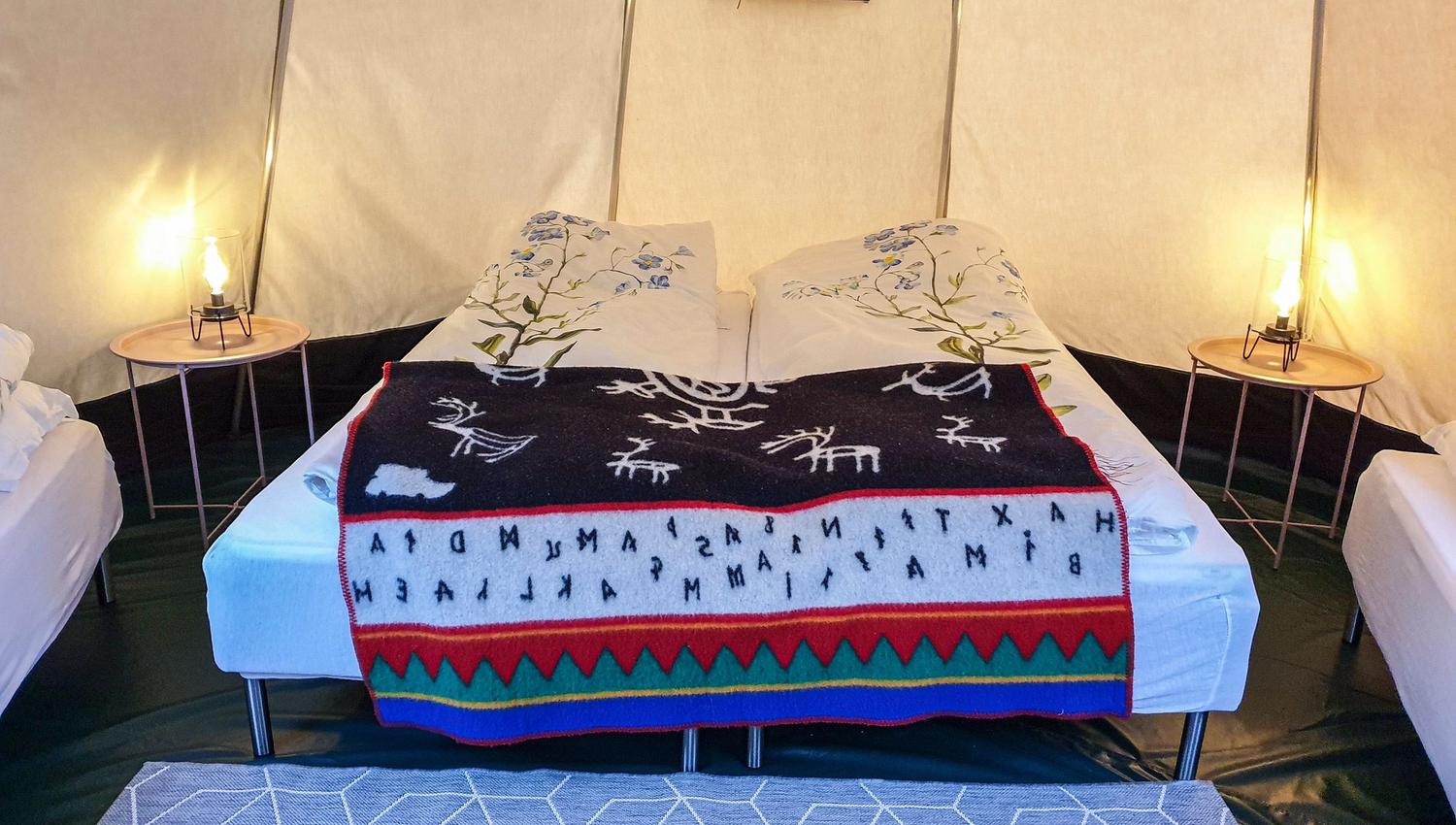 Sámi Glamping bed