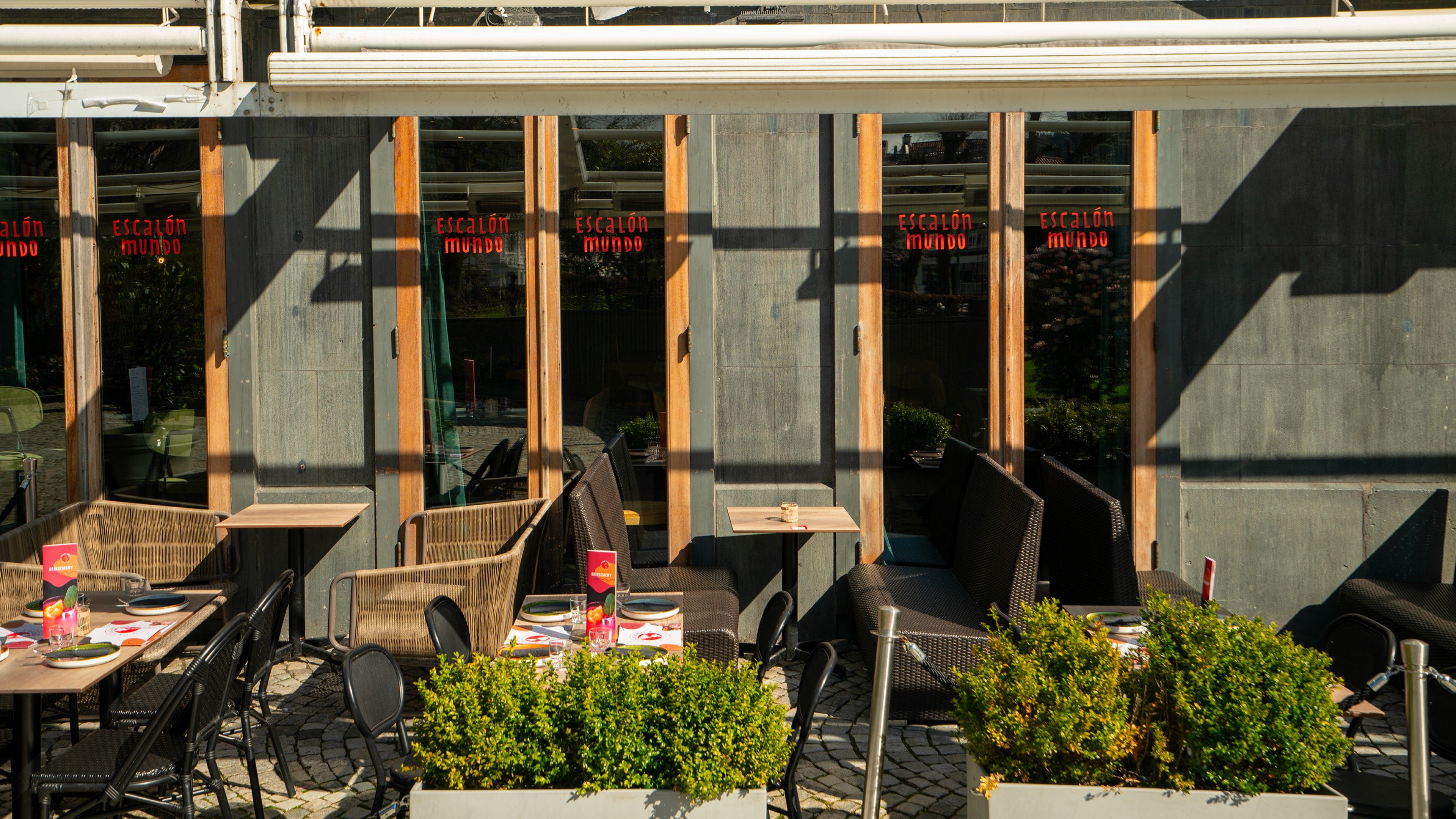 Escalón Mundo Veiten