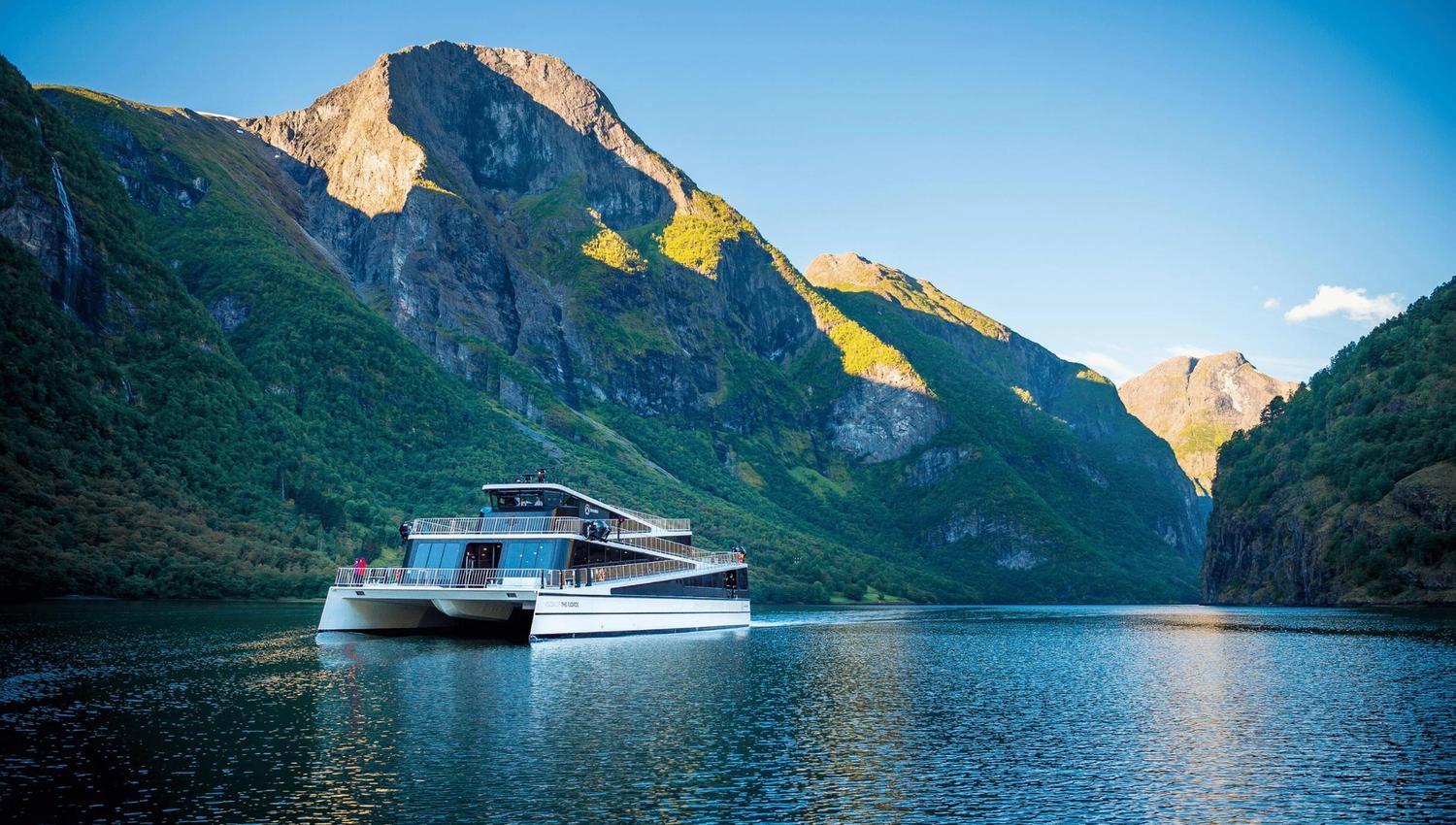 Fjordcruise på Nærøyfjorden