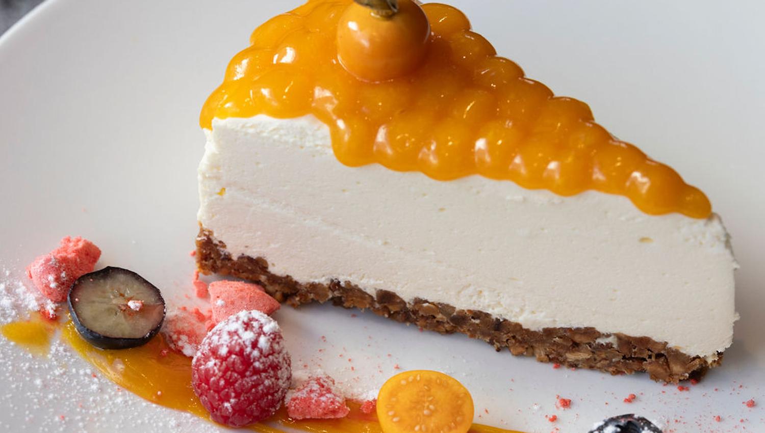 Ostekake med friske bær