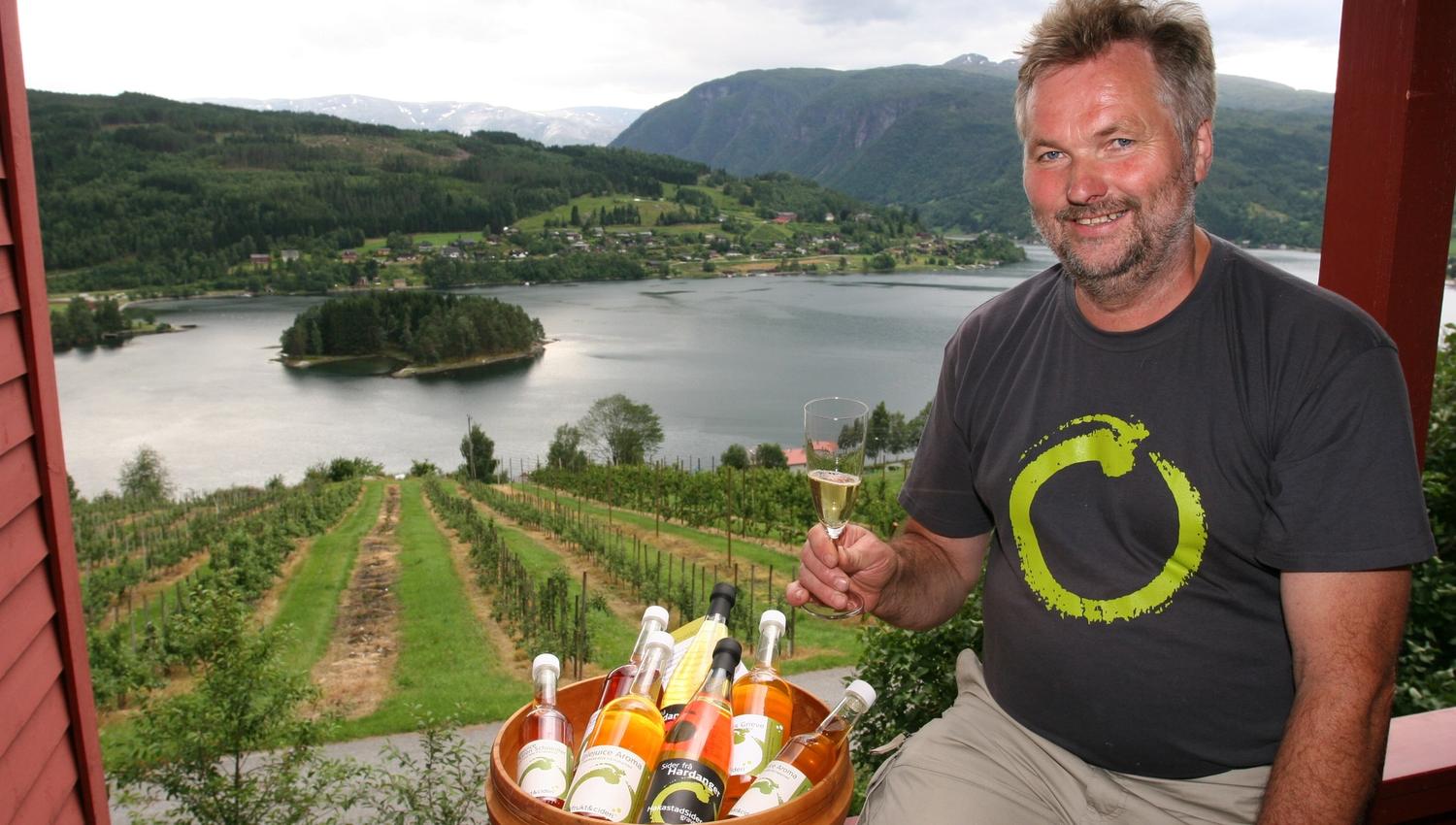Hardanger cider from Ulvik – handcrafted with love and tradition, served with a stunning fjord view.