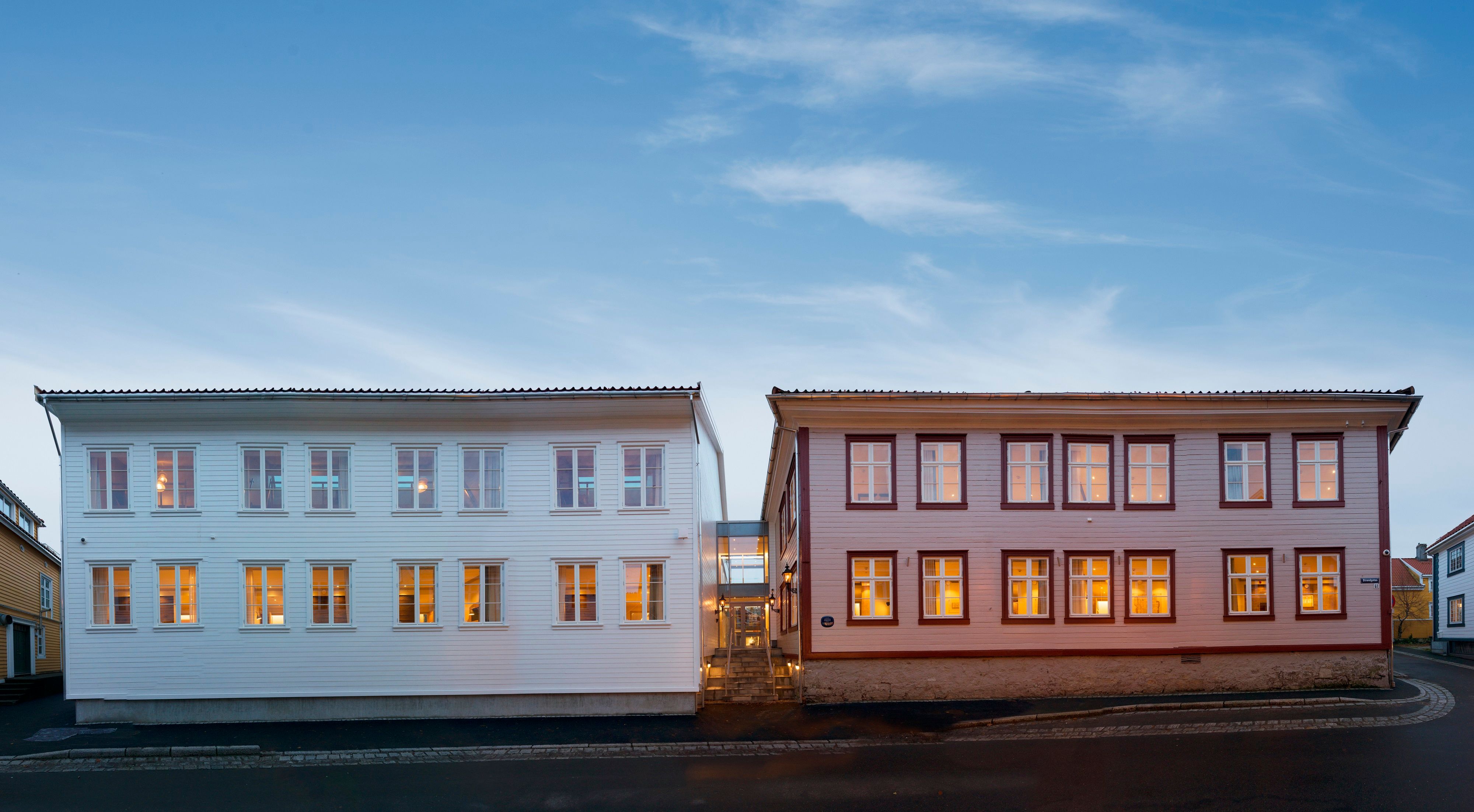 Grand Hotell Egersund consists of a range connected houses