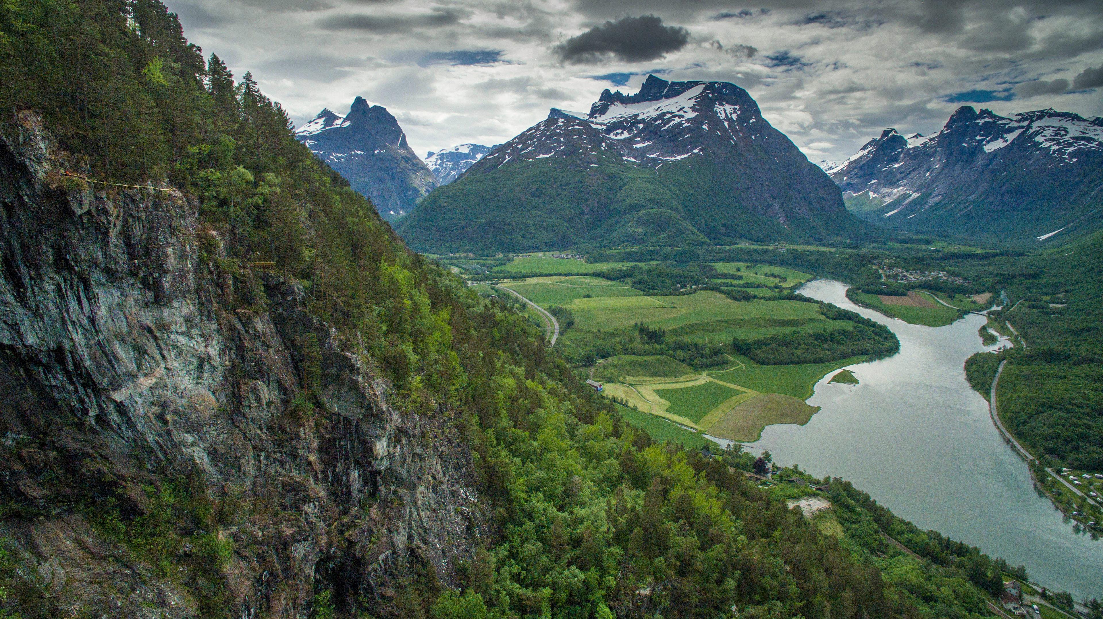 Åndalsnes Via Ferrata West wall (5-6 hours) - Norsk Tindesenter