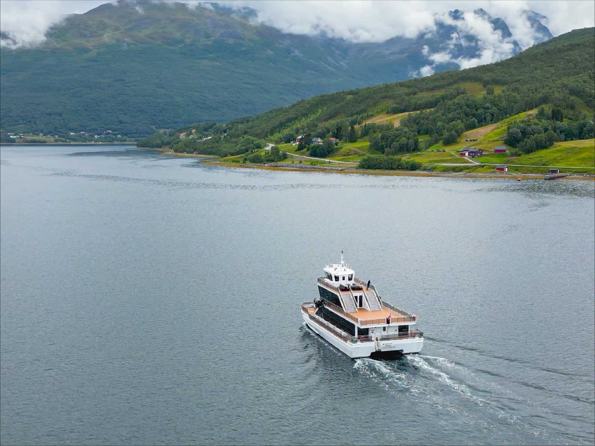 Aerial view of Brim and the fjords