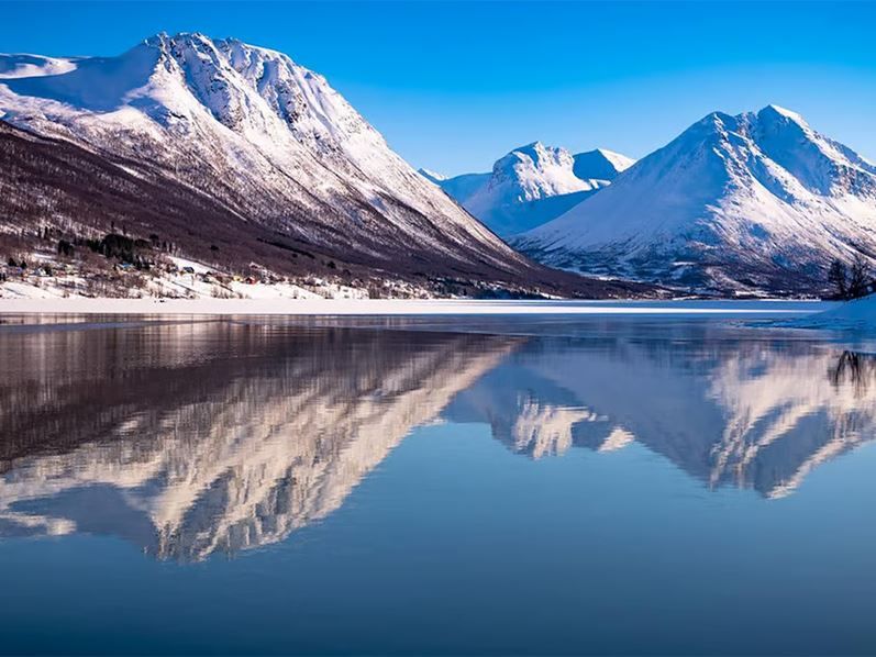 The mountains of Malangen seen from the sea