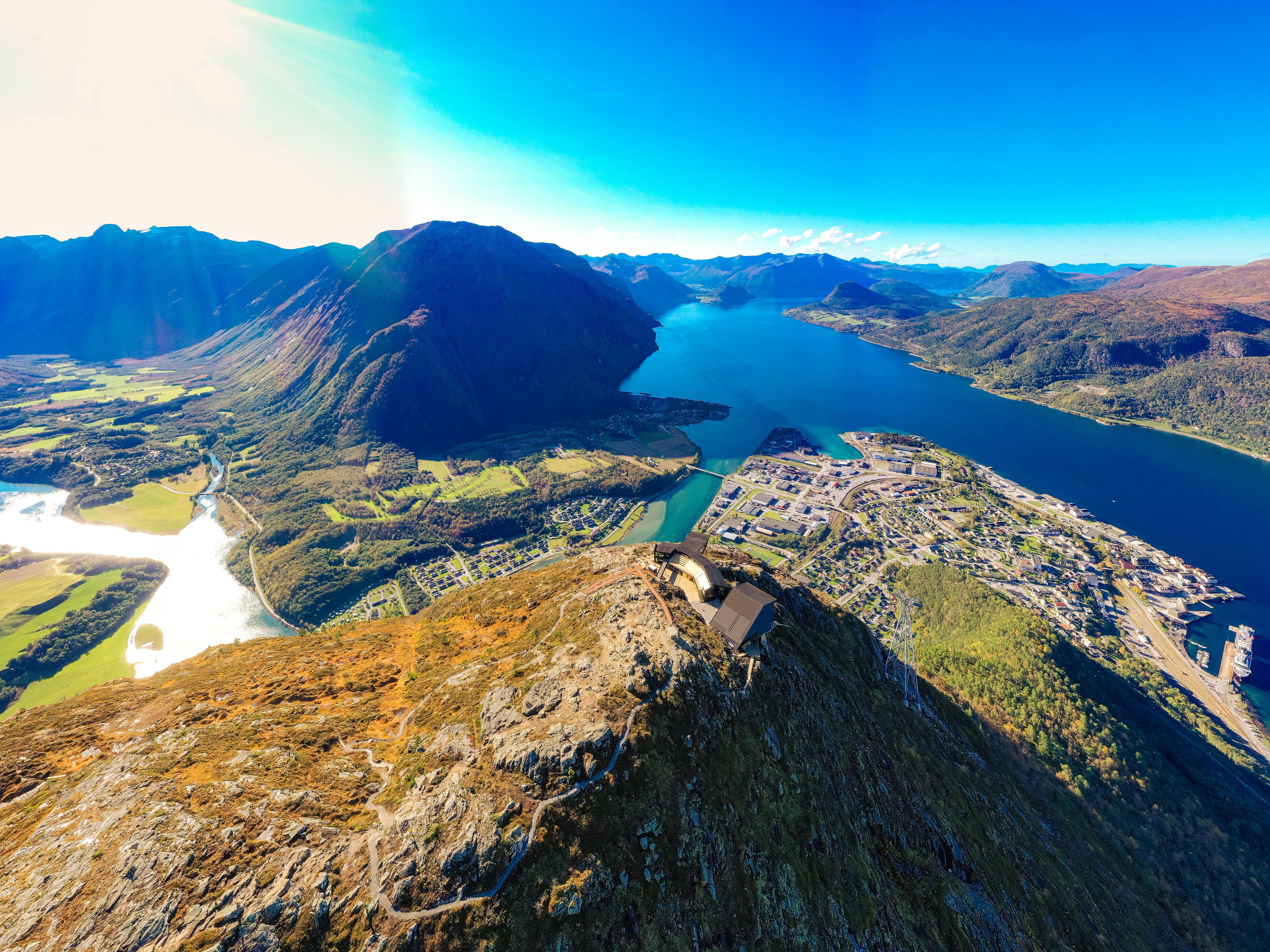 Hike Nesaksla (708 masl)