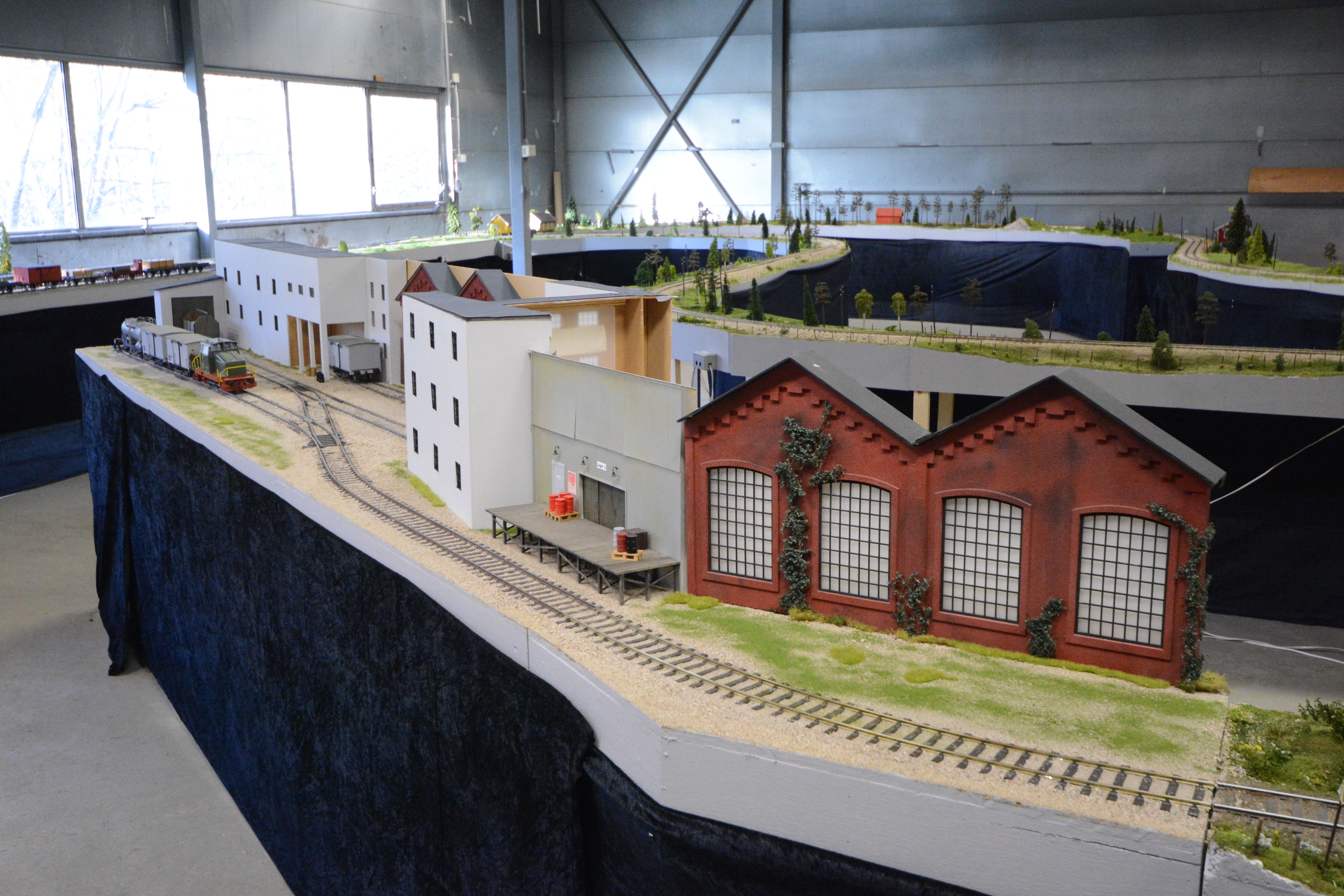 Styrkar Braathens modelljernbane på Næs Jernverk