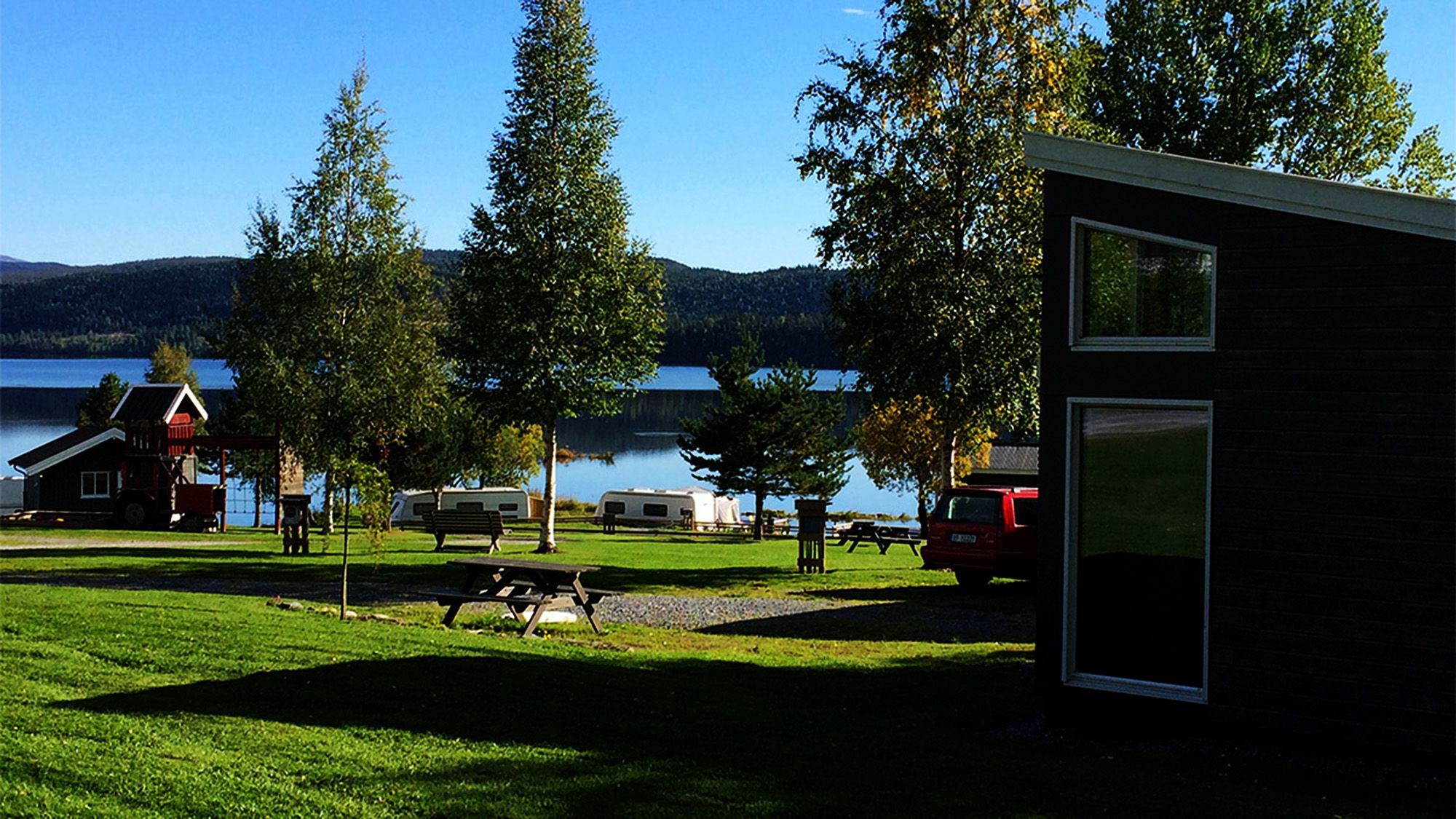 The camping place is located right at the edge of Lake Snåsavatnet - Norway's 6th largest lake.