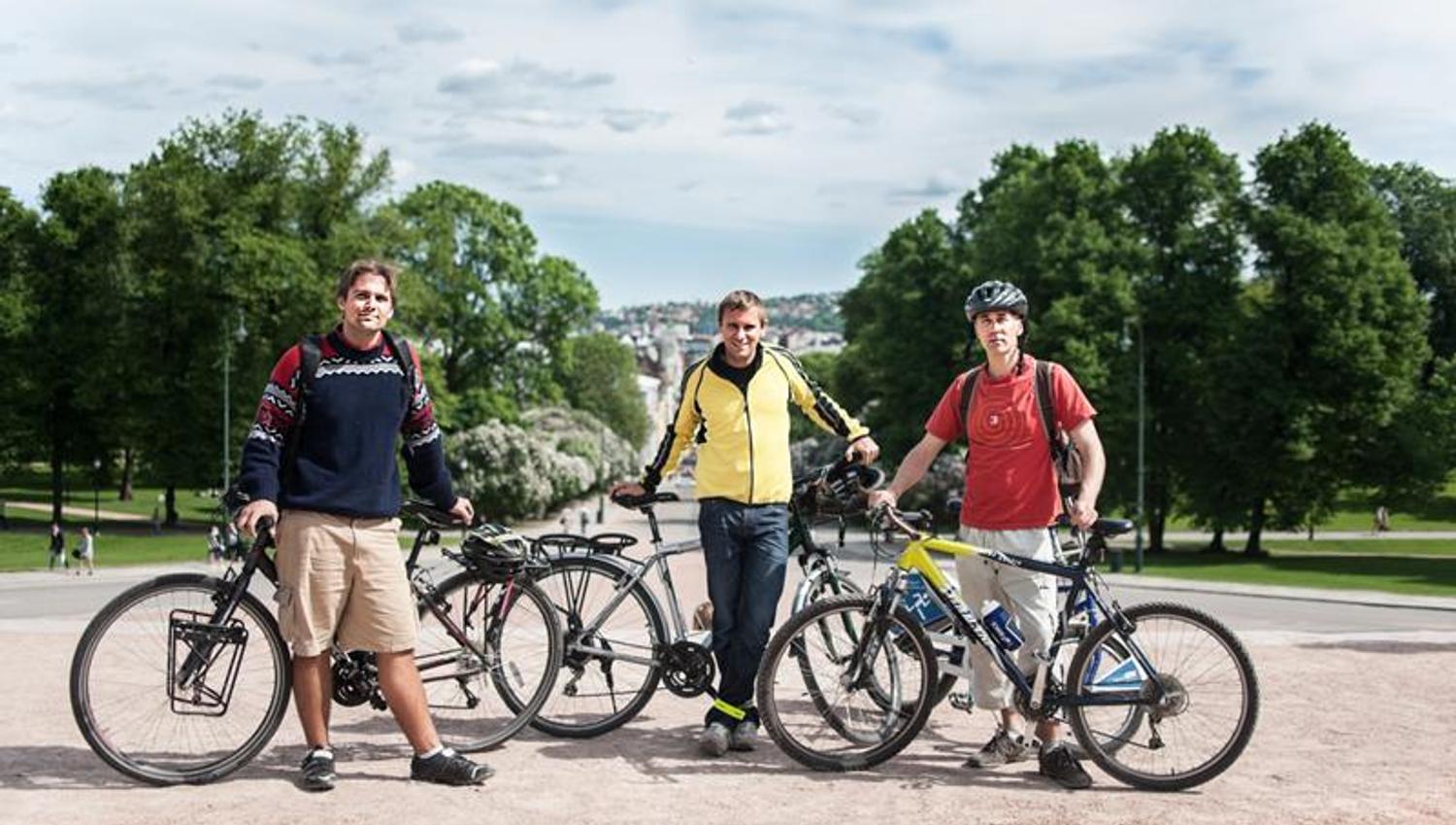 Bike tour by the Royal Palace.