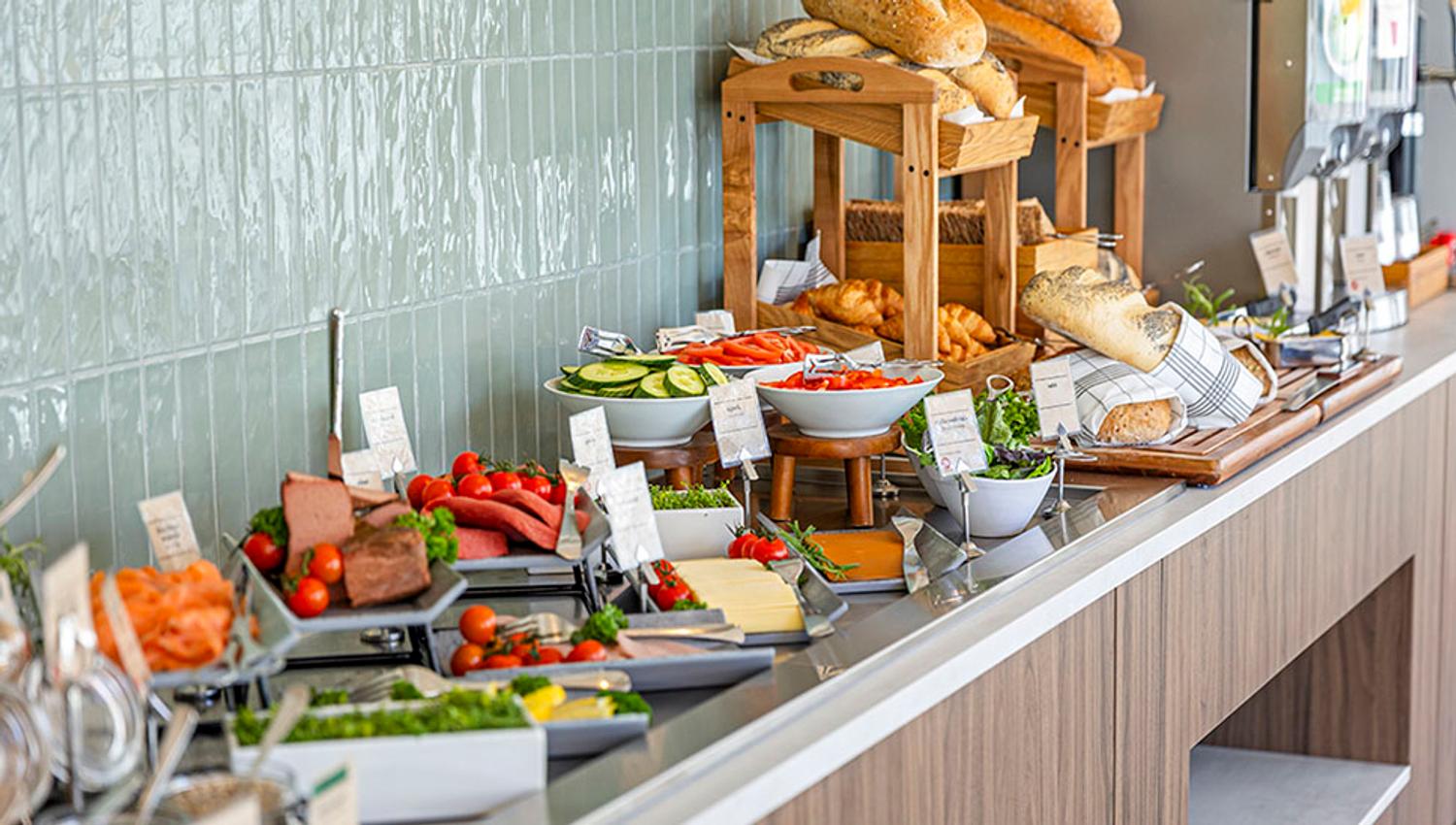 Frokostbuffet fra Home Hotel Grimstad