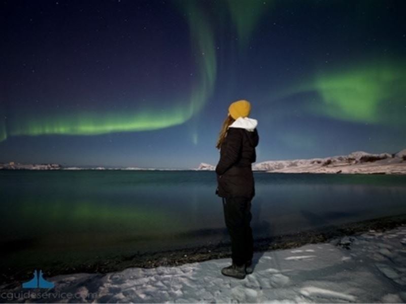 En gjest som ser på nordlyset