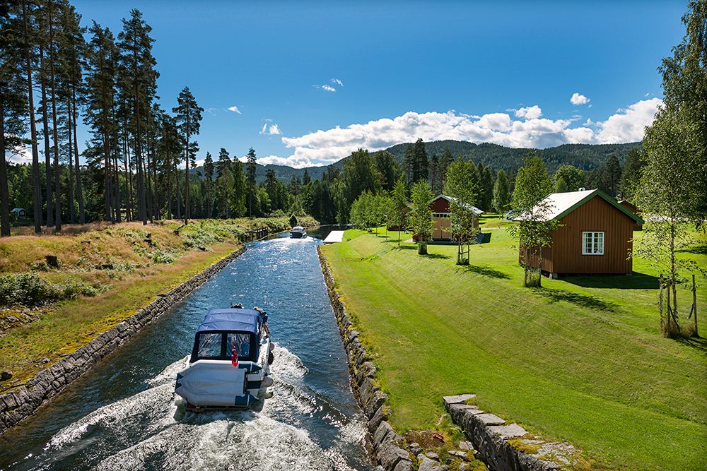 leisure boat on the Telemark Canal 