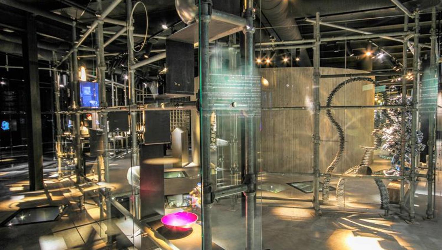 Inne på Aluminiummuseet i Holmestrand