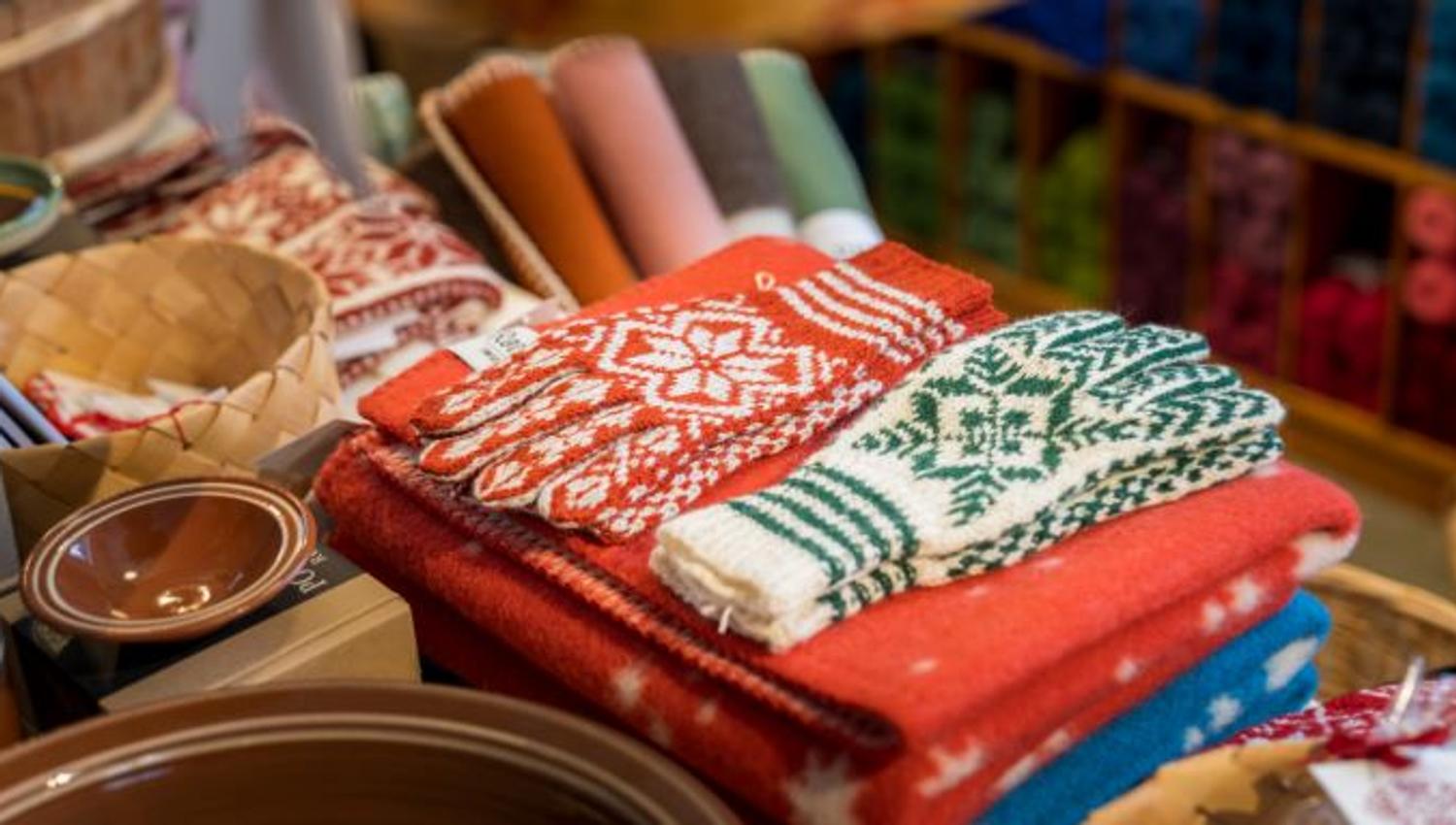 Selbu mitten in different colors in the museum store