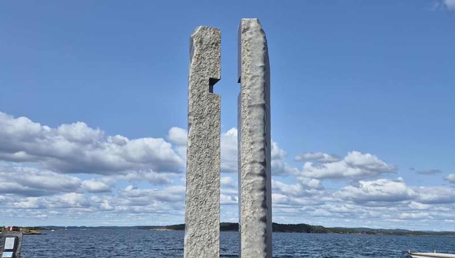 Nesjar monumentet i Helgeroa
