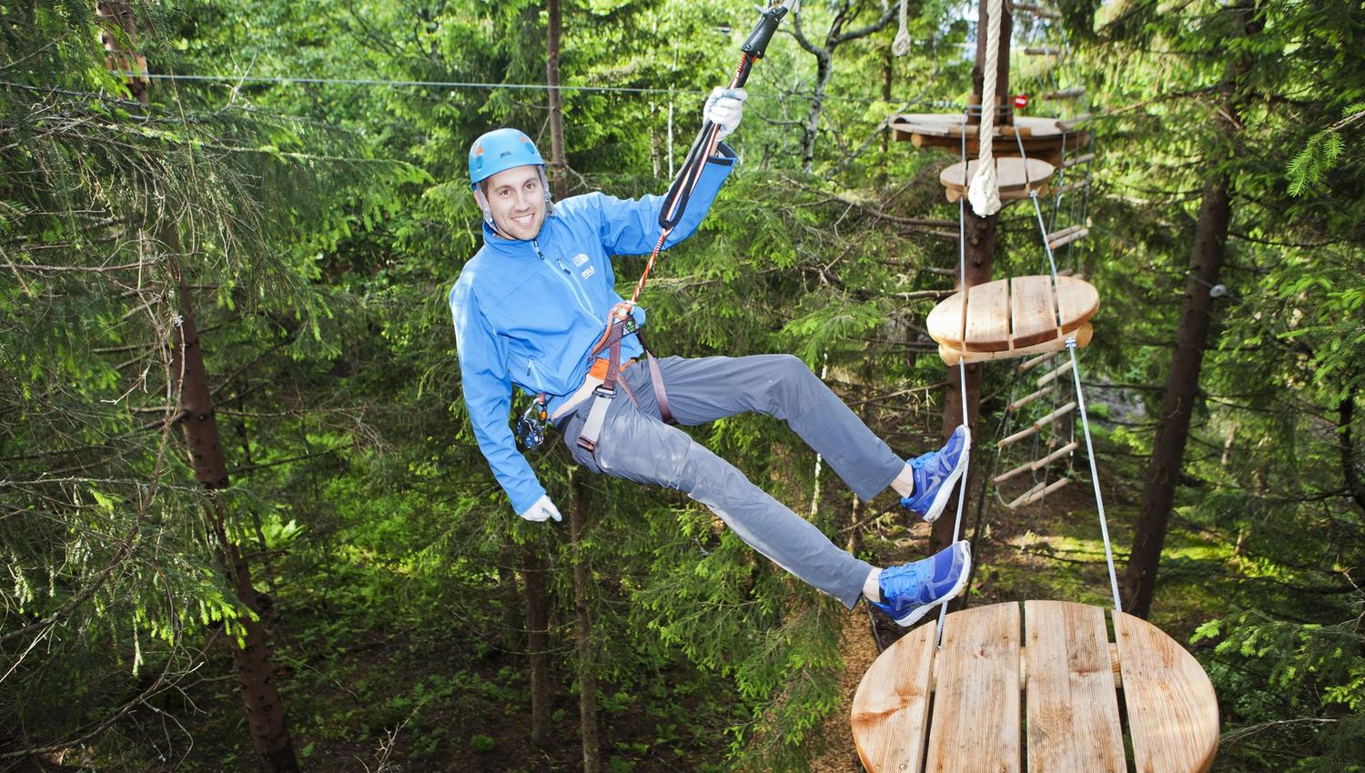 Small and big challenges at the climbing park. Skimore Oslo - summerpark