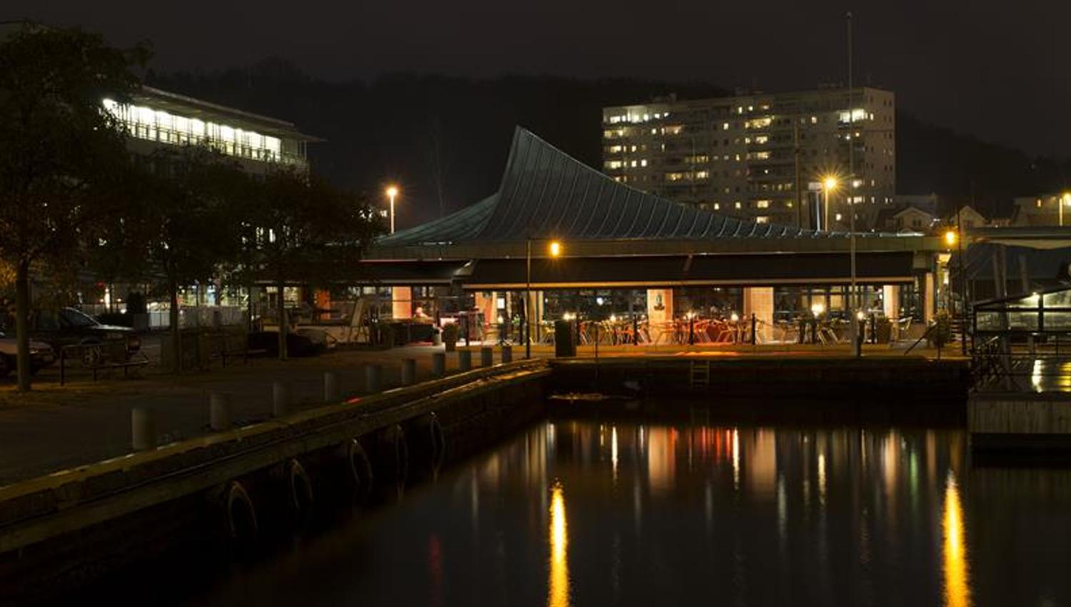 Kokeriet in the evening - facade image