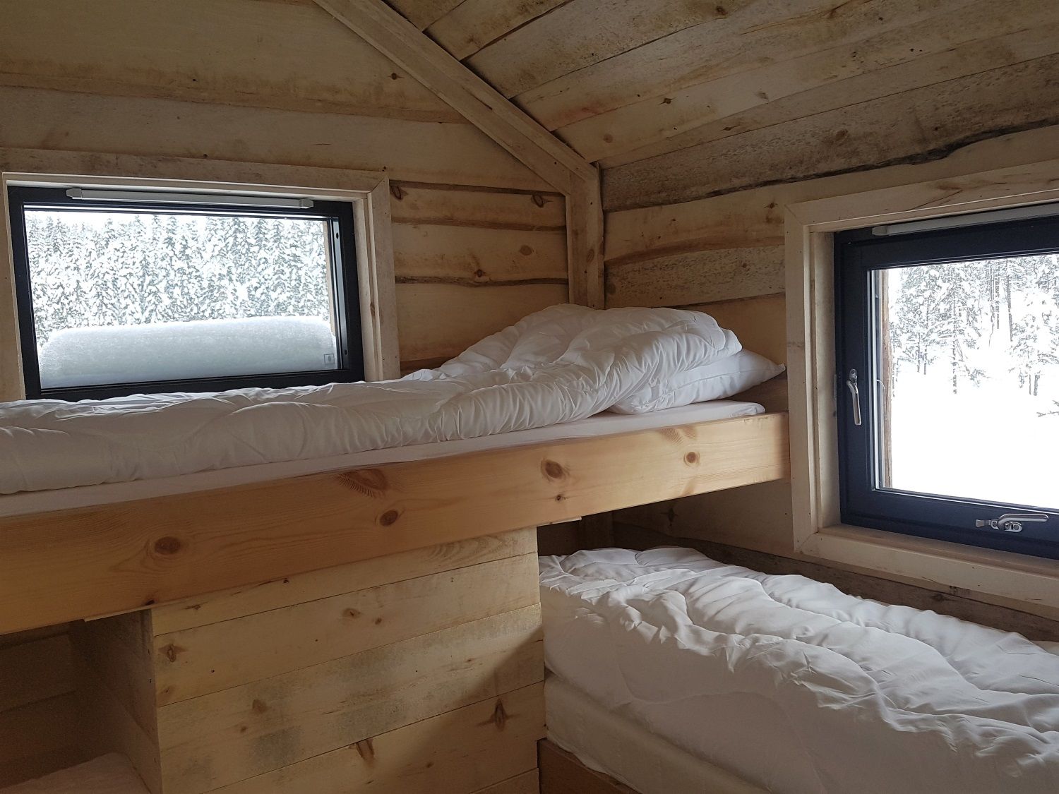 Inni Øy-Hytta (The Island Cabin)